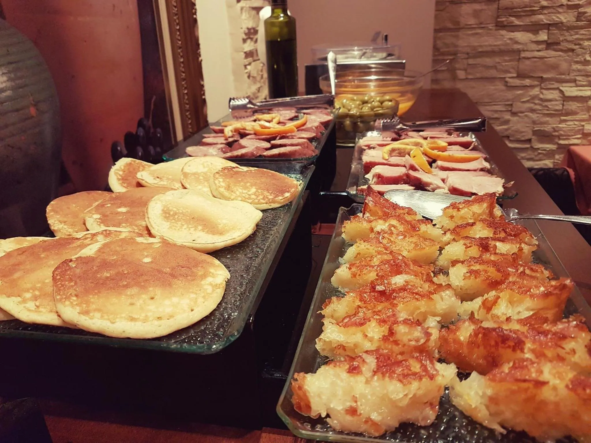 Food and drinks in Lakonia Hotel