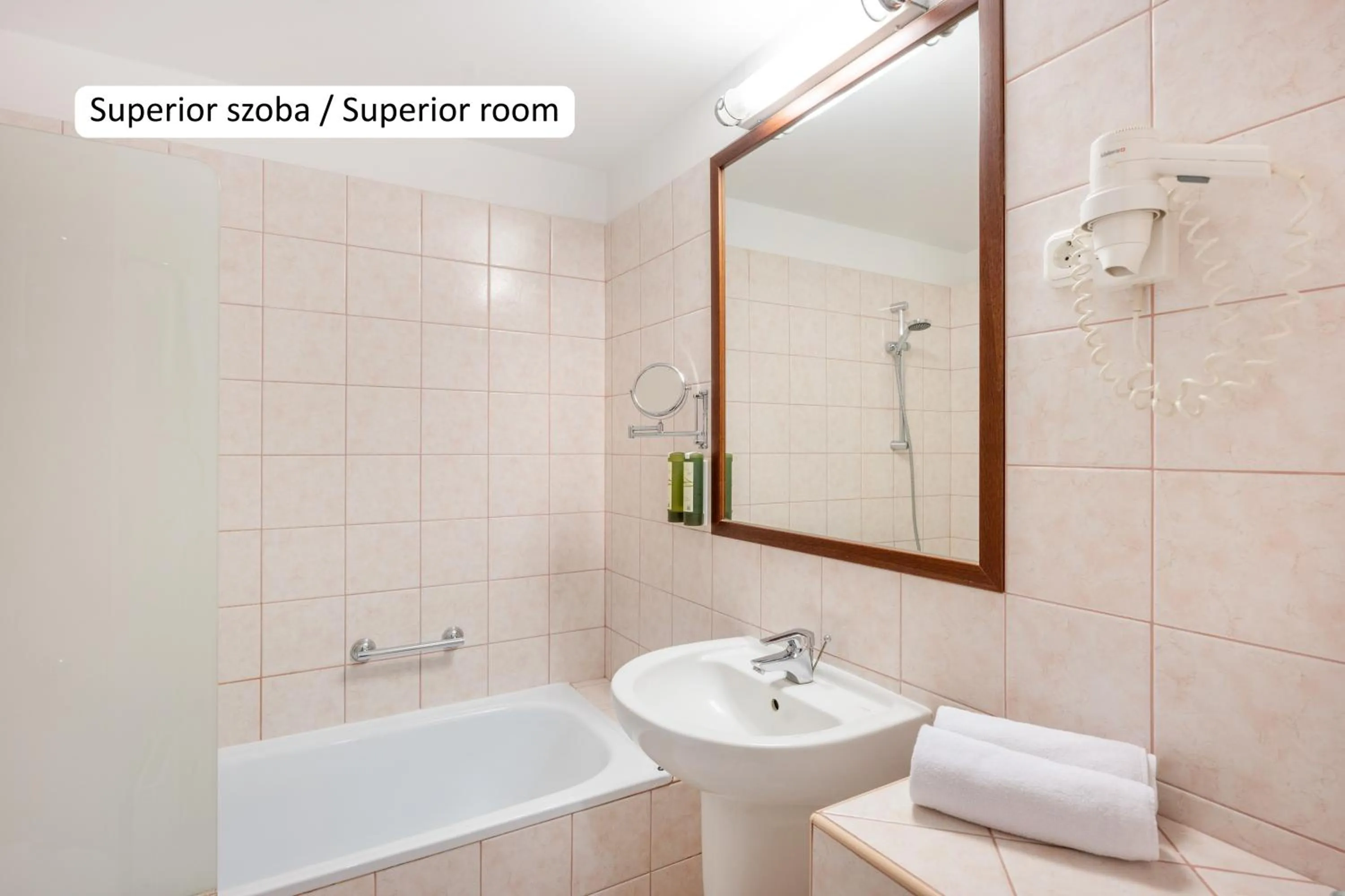 Bathroom in Aranyhomok Hotel Business & Relax