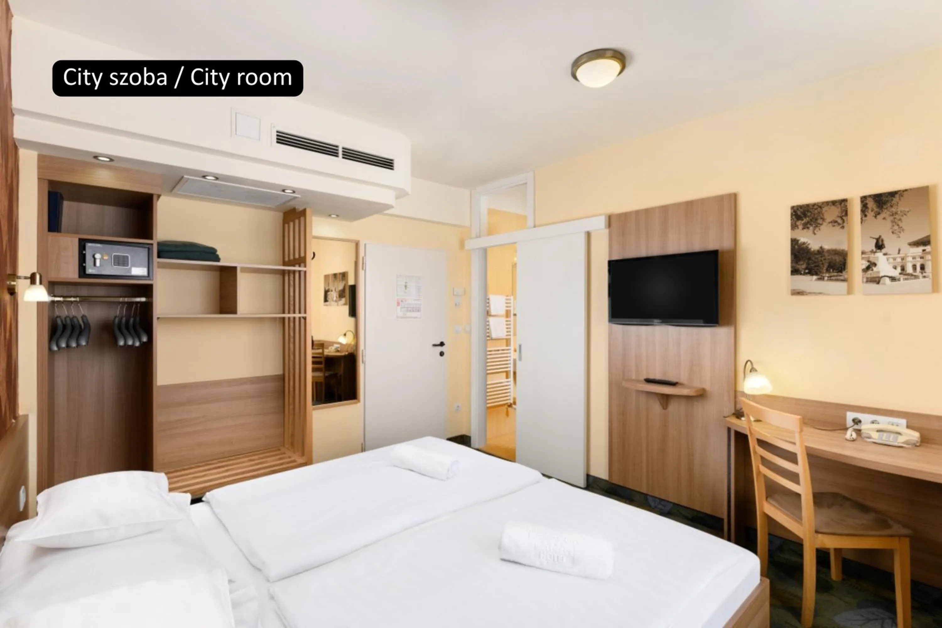 Bed in Aranyhomok Hotel Business & Relax