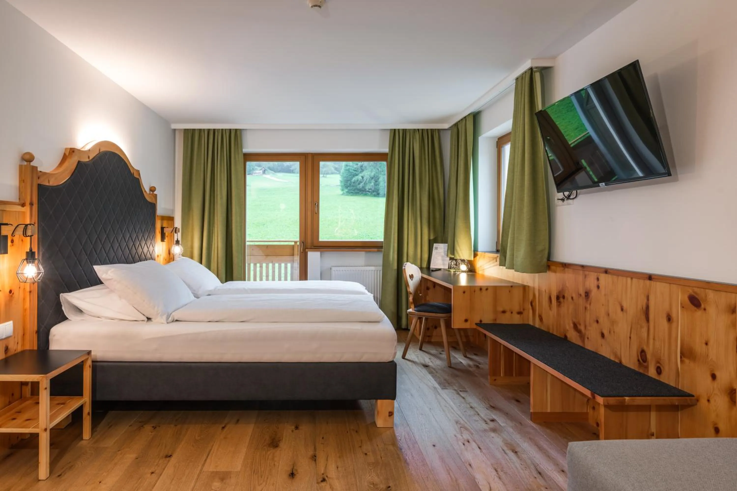 Photo of the whole room, Bed in Hotel Asterbel