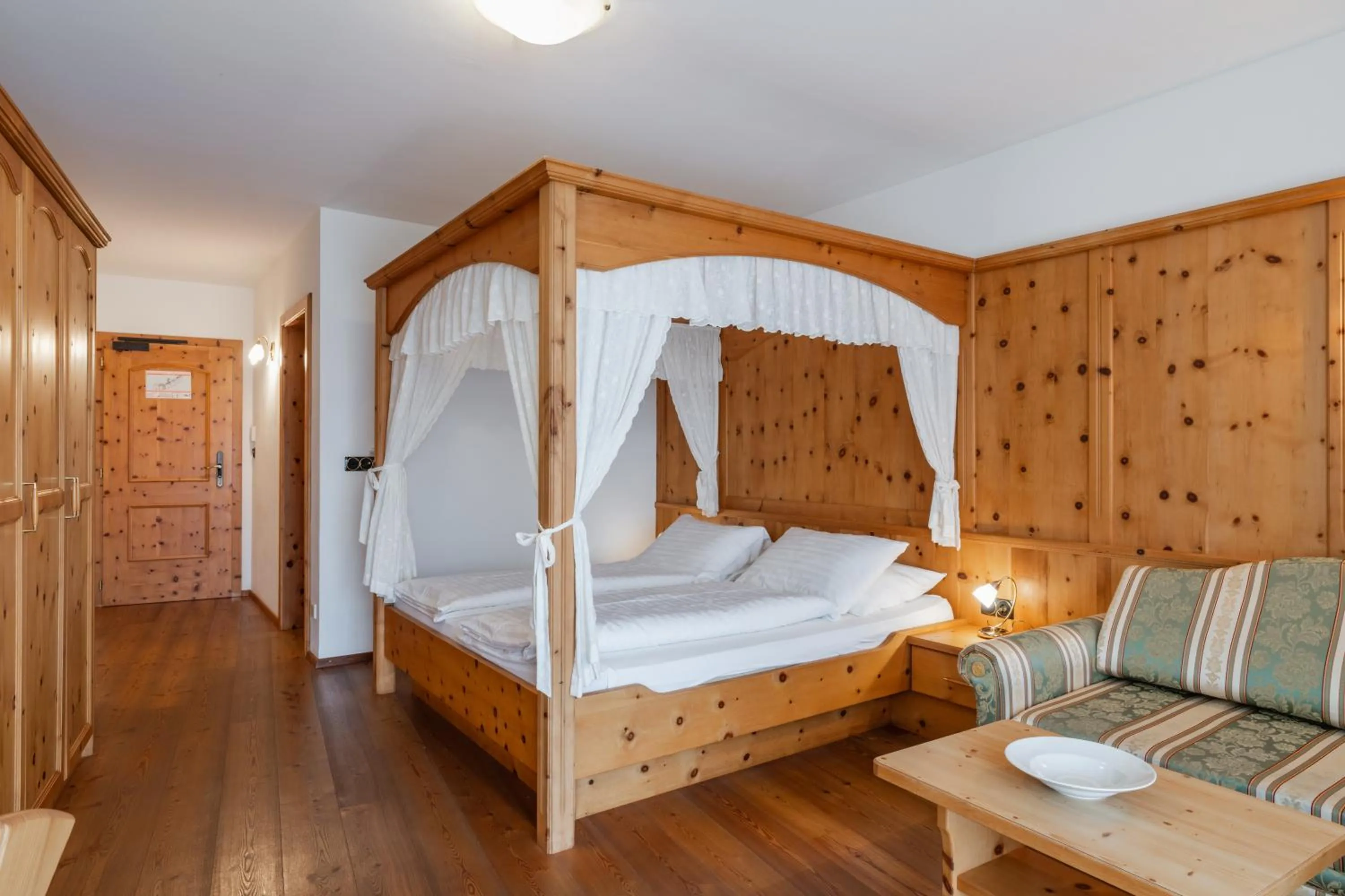 Photo of the whole room, Bed in Hotel Asterbel