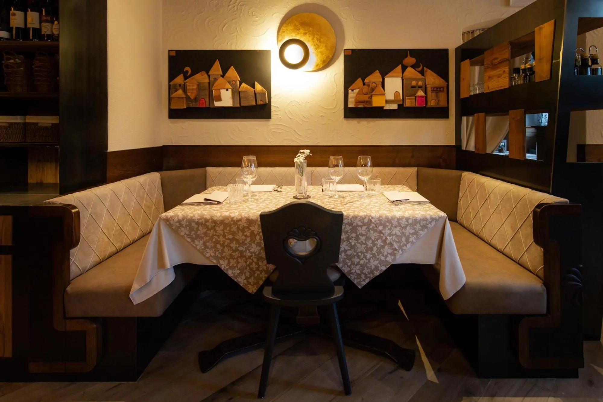 Restaurant/places to eat in Hotel Stella