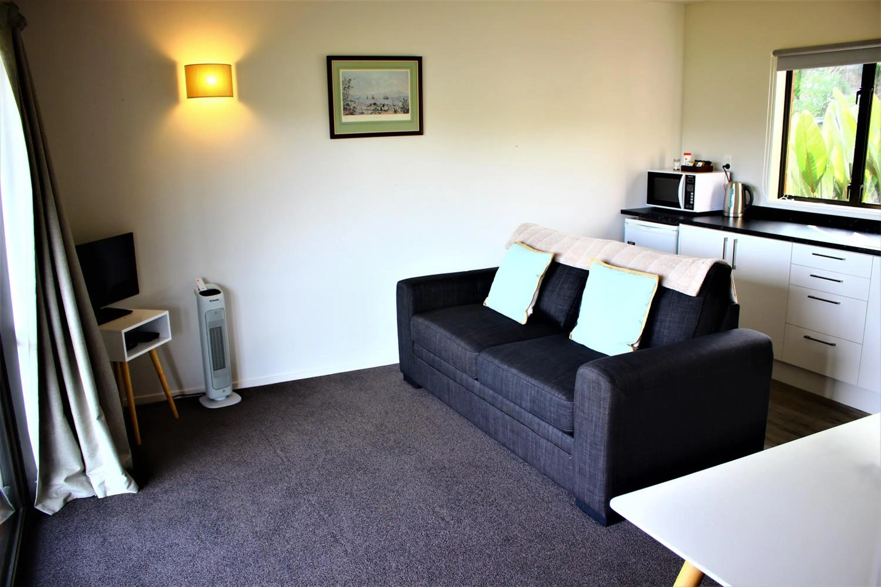 Duvauchelle Seaside Motel