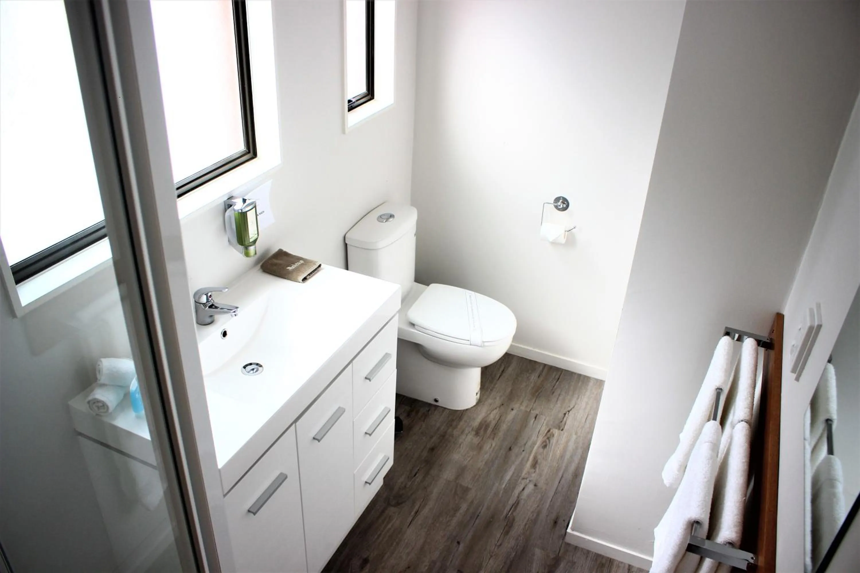 Duvauchelle Seaside Motel