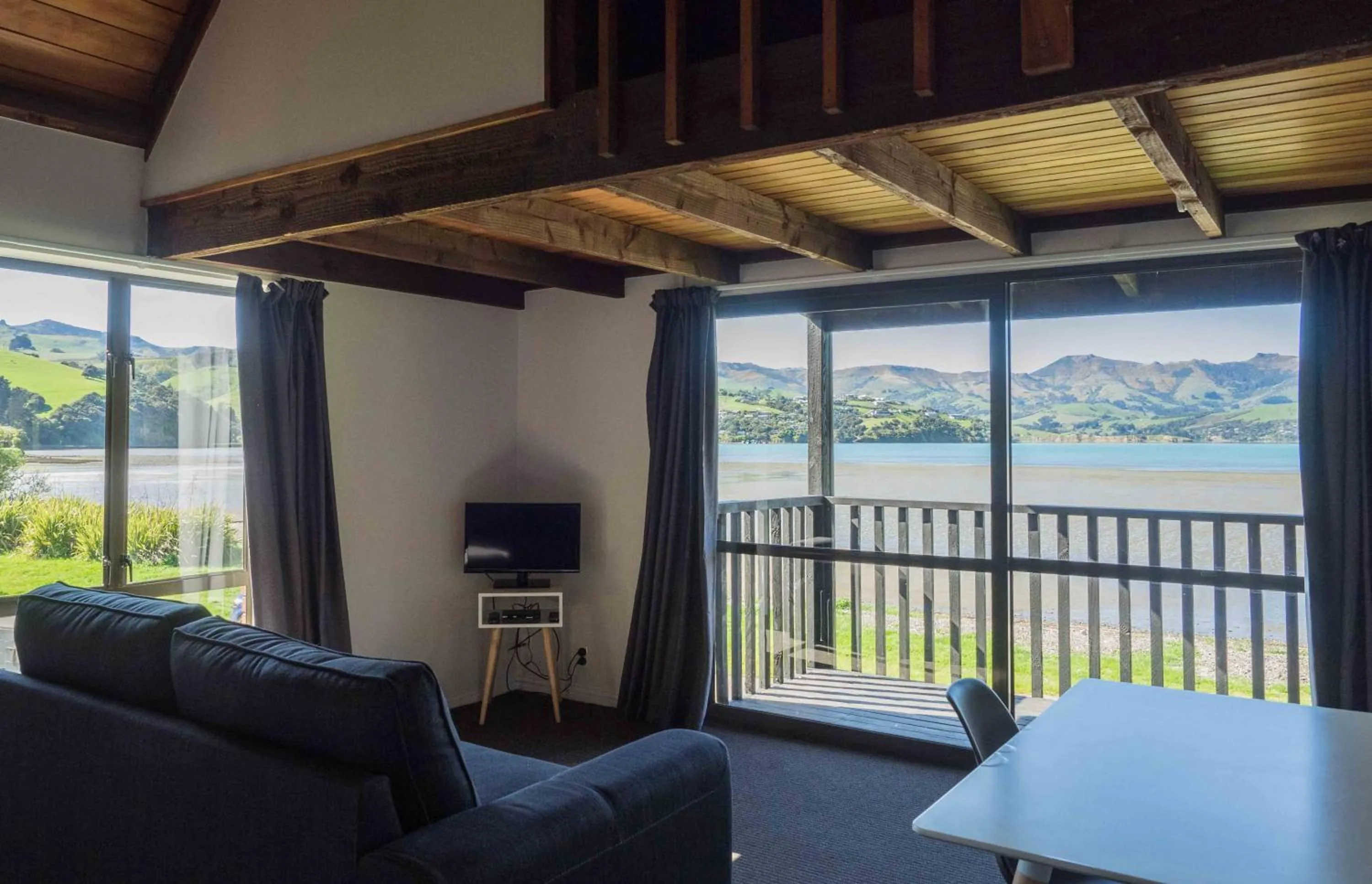 Living room in Duvauchelle Seaside Motel