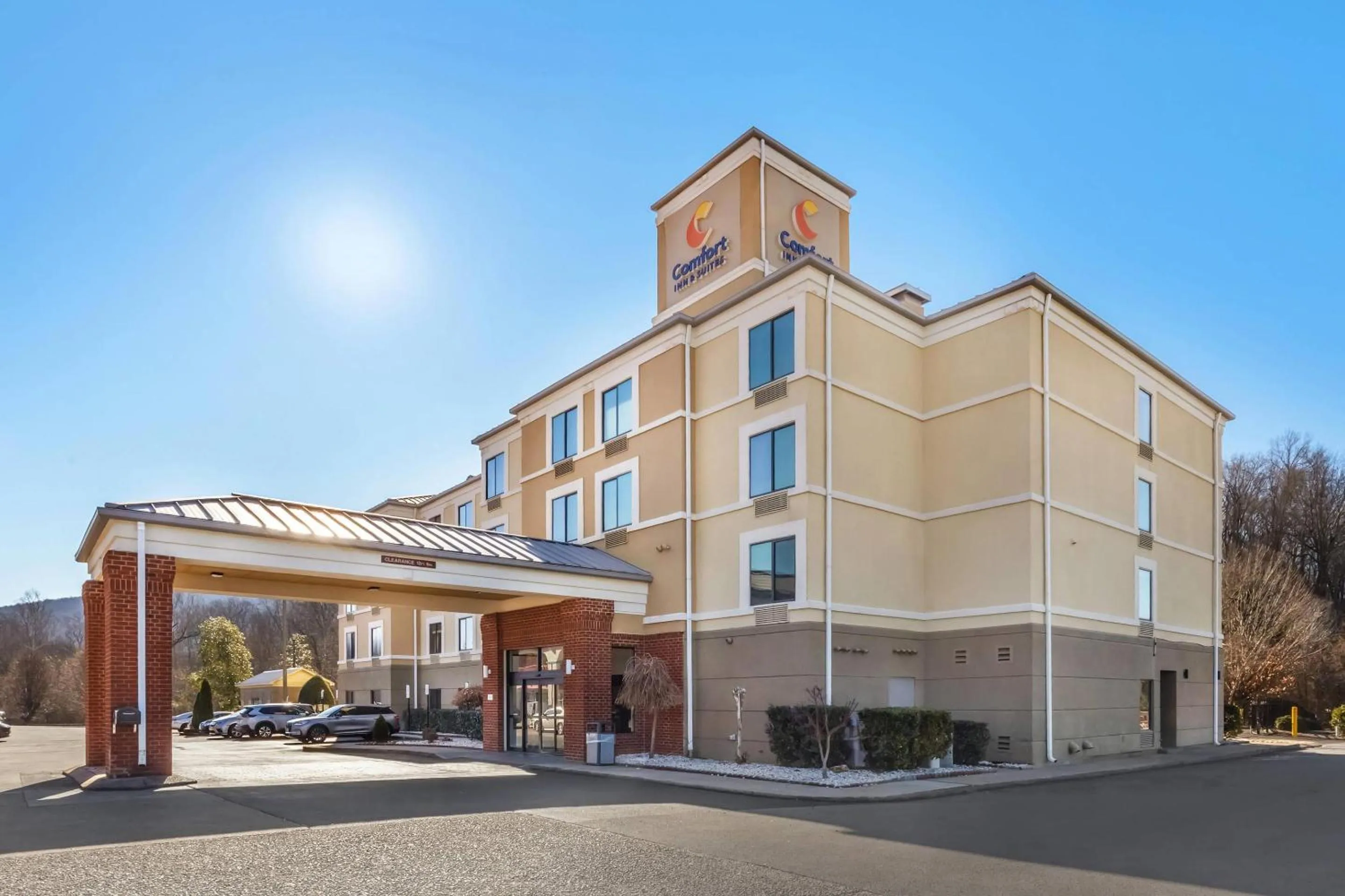 Property building in Comfort Inn & Suites Chattanooga West - Lookout Mountain