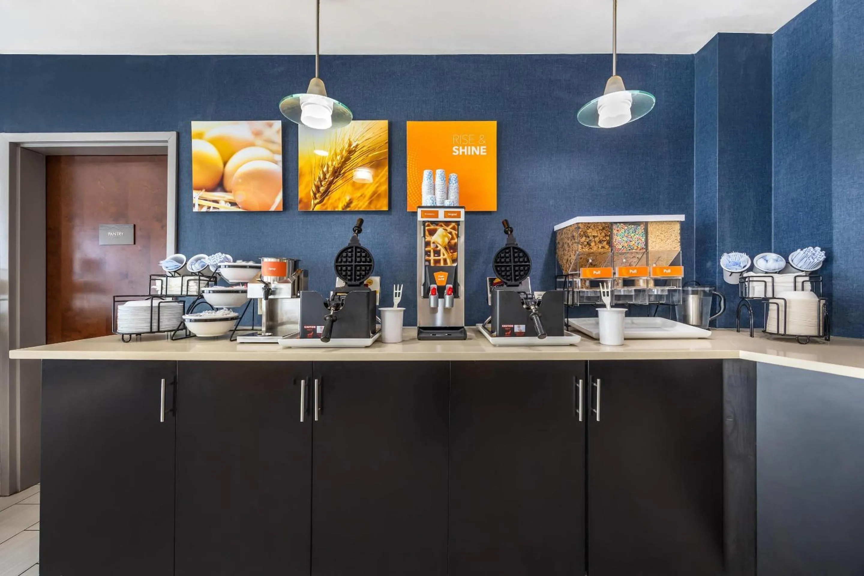 Breakfast in Comfort Inn & Suites Chattanooga West - Lookout Mountain