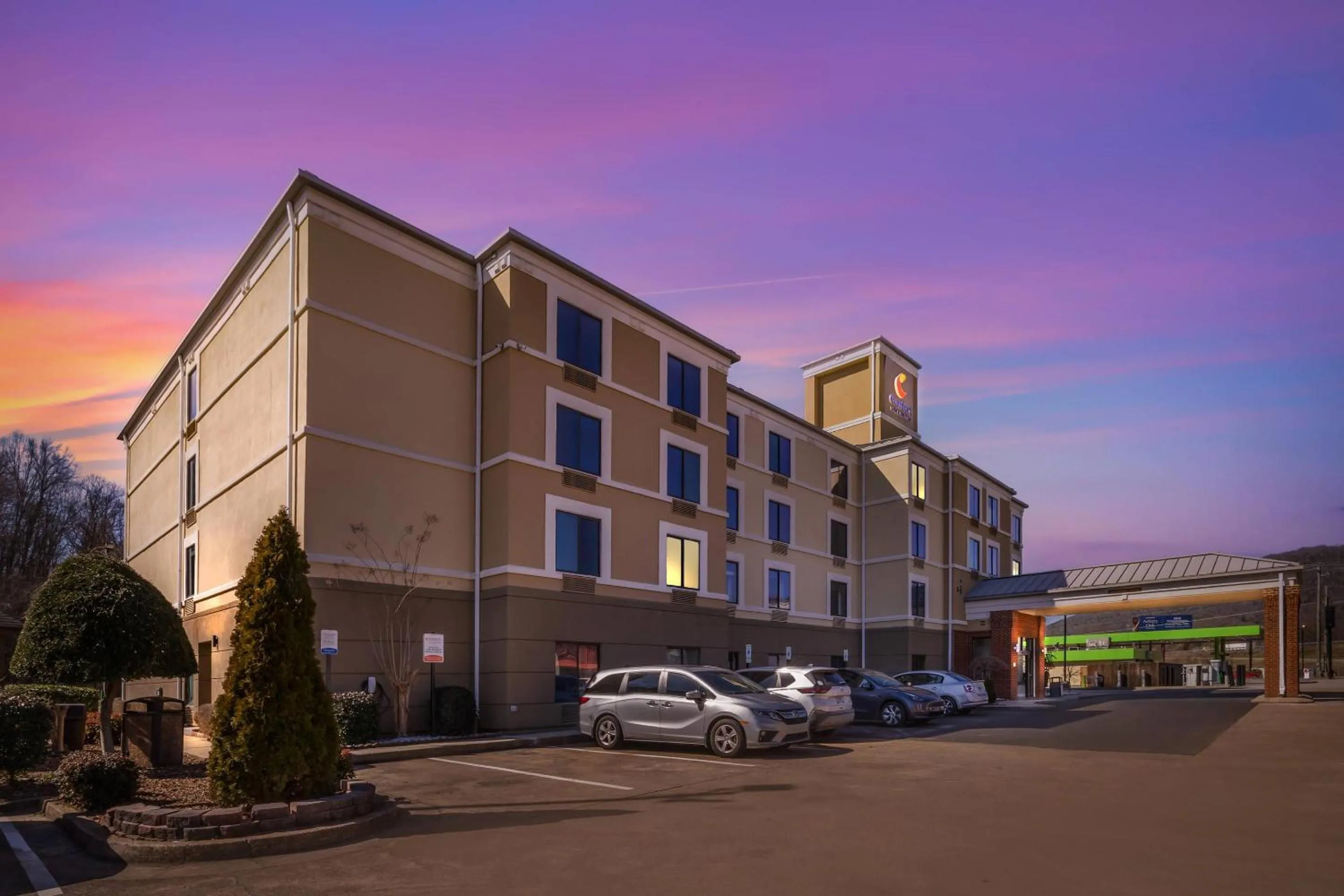 Property building in Comfort Inn & Suites Chattanooga West - Lookout Mountain