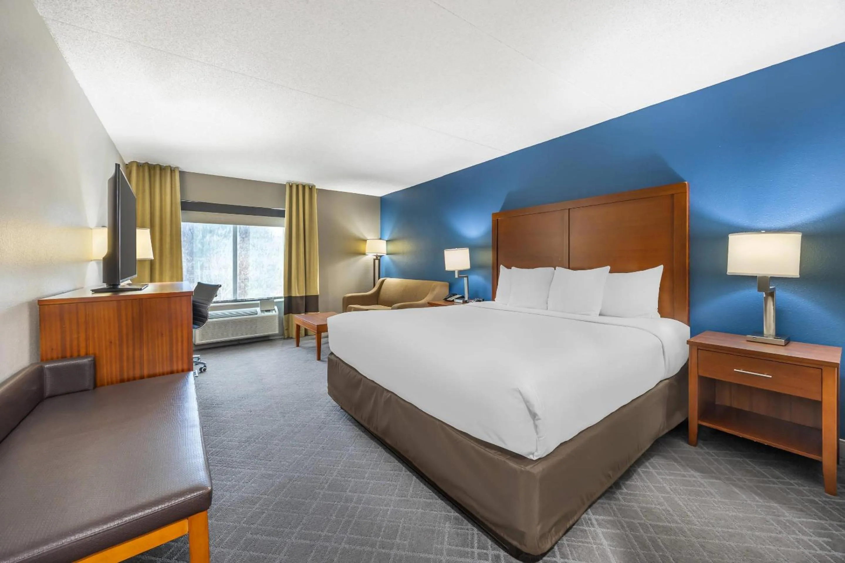 Bedroom, Bed in Comfort Inn & Suites Chattanooga West - Lookout Mountain