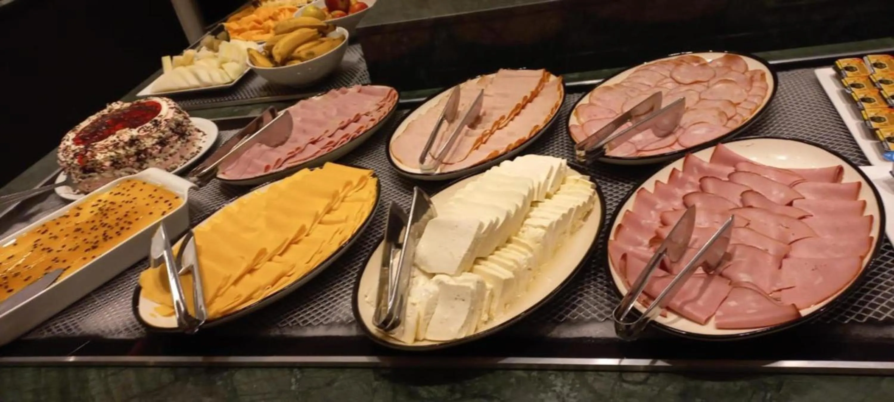 Breakfast in Regency Park Hotel