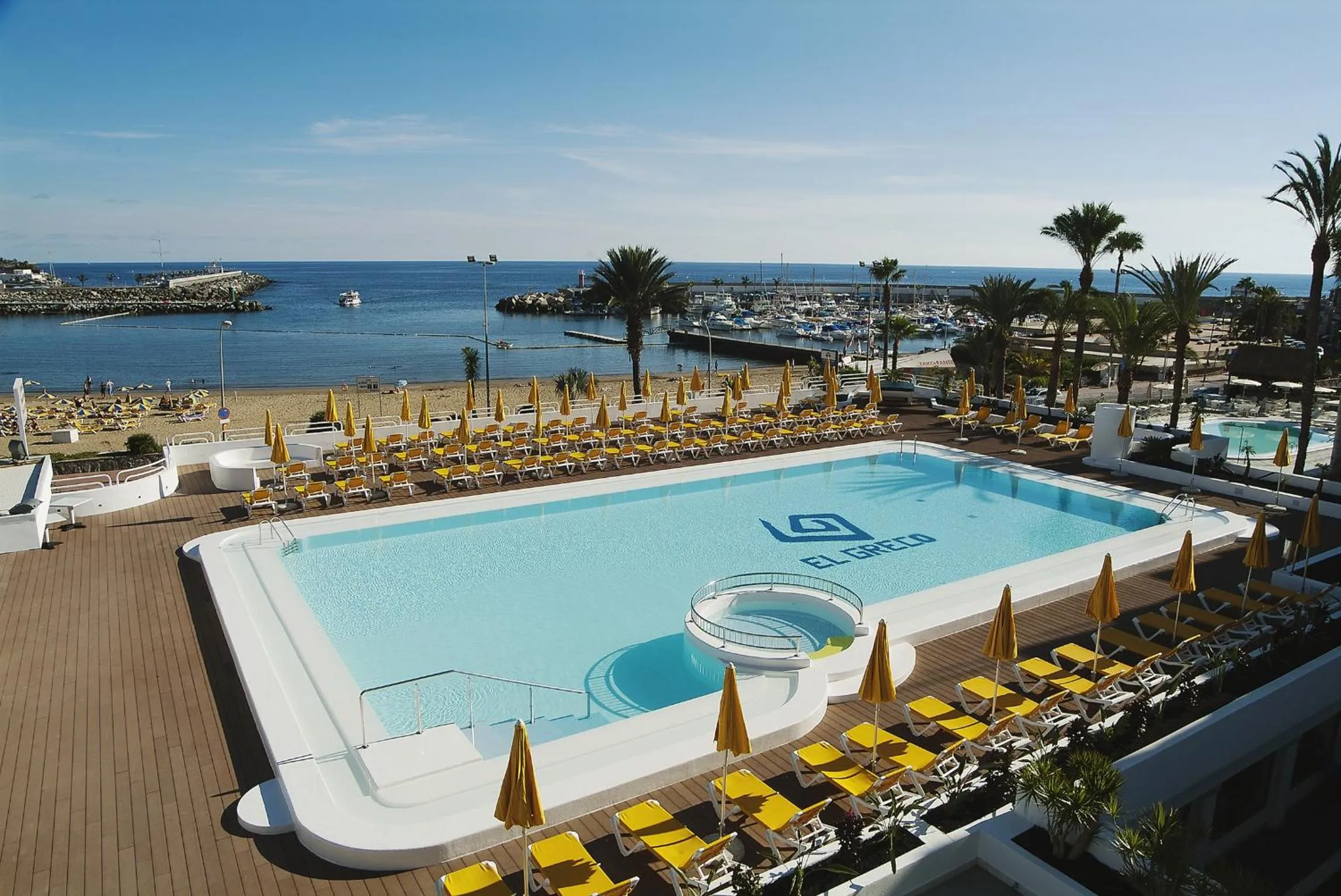 Swimming pool in El Greco