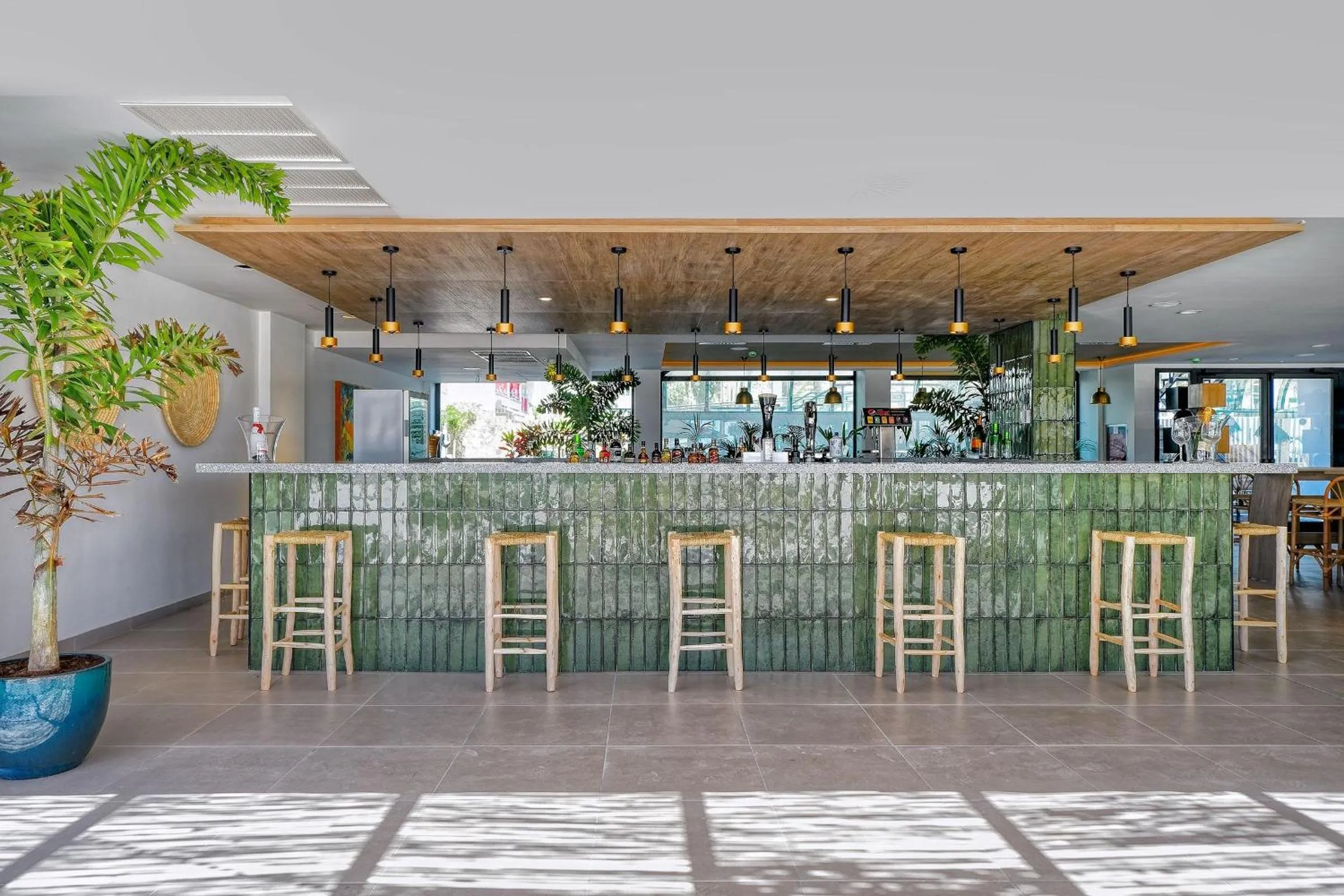 Lounge or bar in H10 Costa Mogán - Adults Only