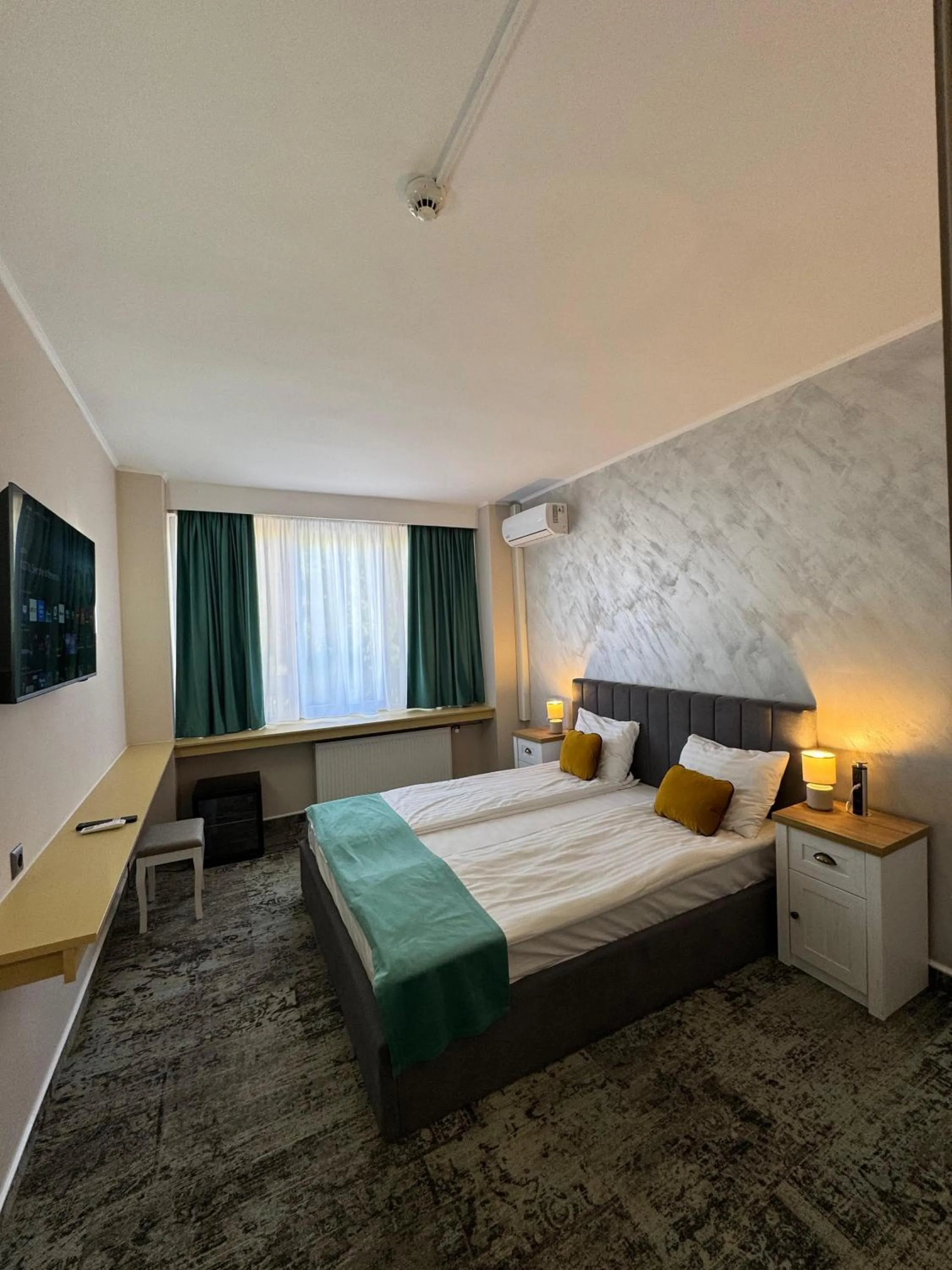 Business Double Room with Gym Access - single occupancy in Hotel Aurora