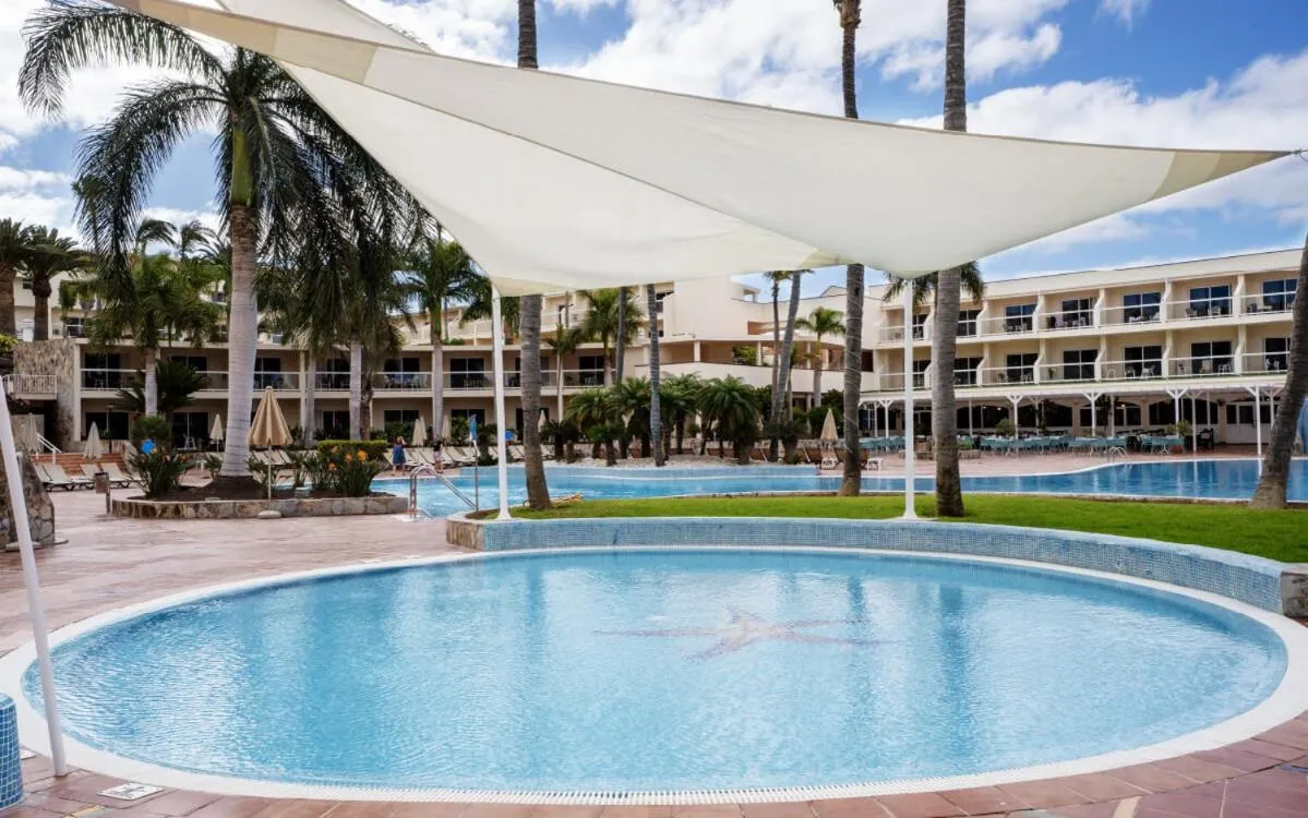 Swimming pool in Club Hotel Drago Park