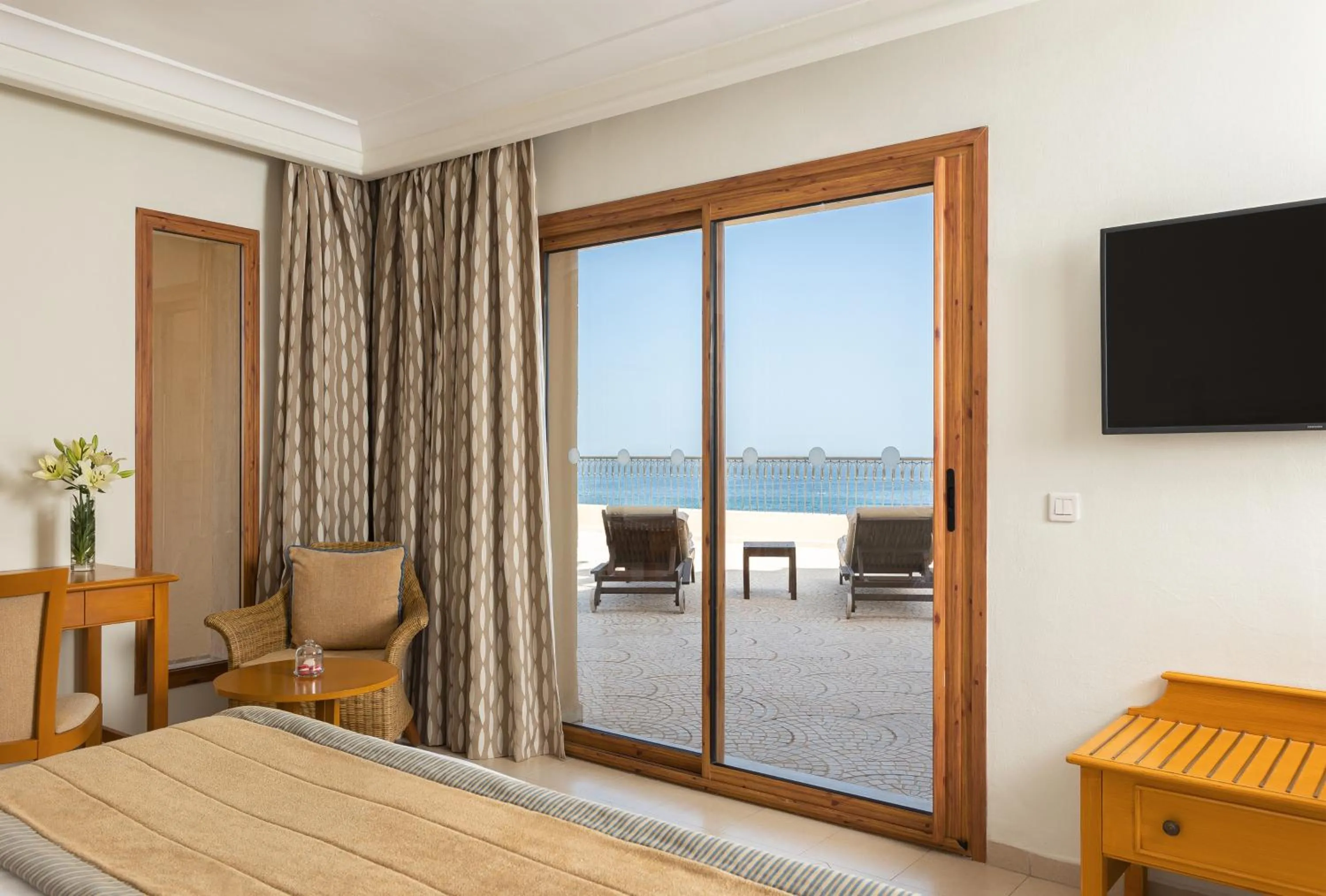 View (from property/room), Bed in Mövenpick Resort & Marine Spa Sousse