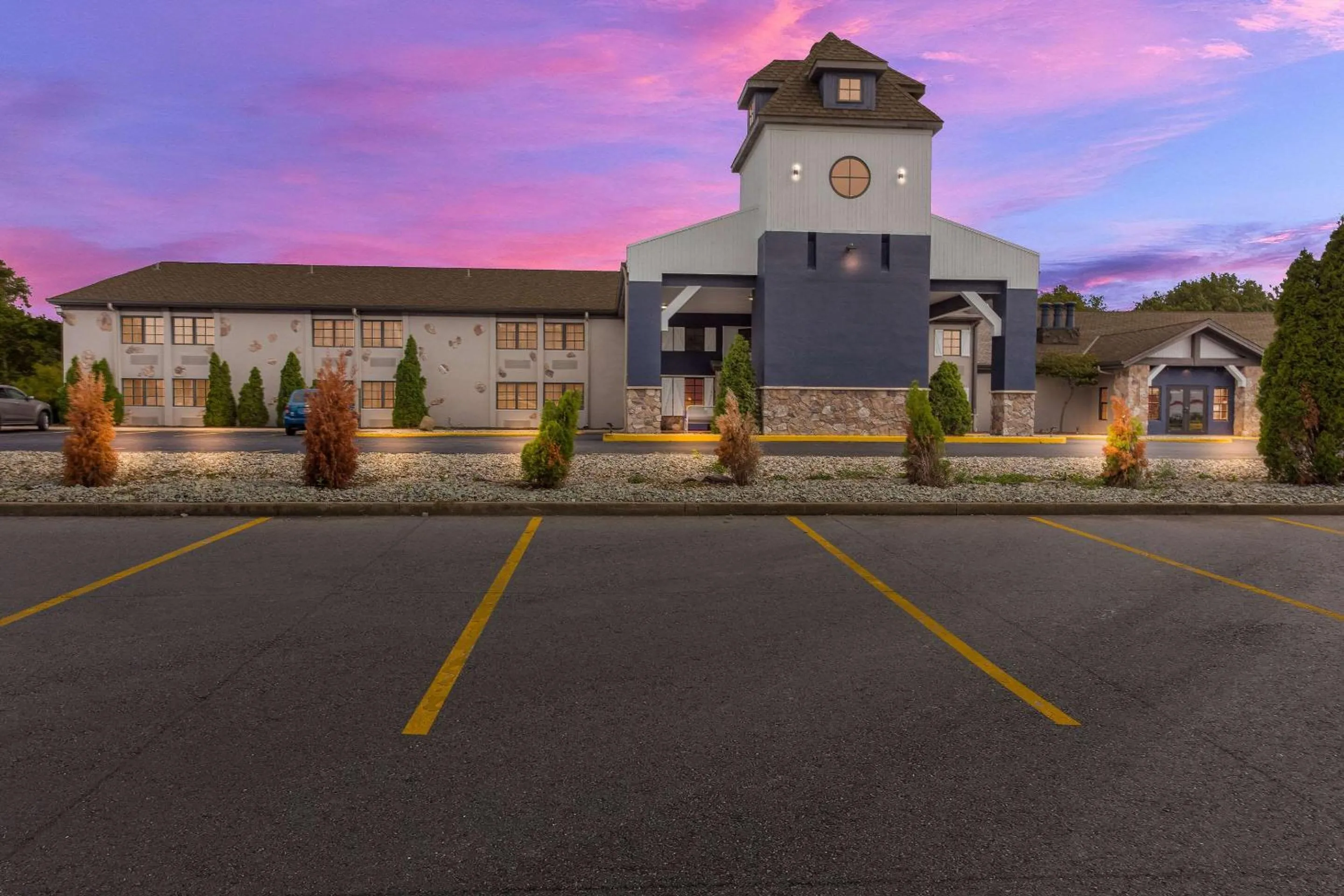 Property building in Wingate by Wyndham South Bend - Notre Dame