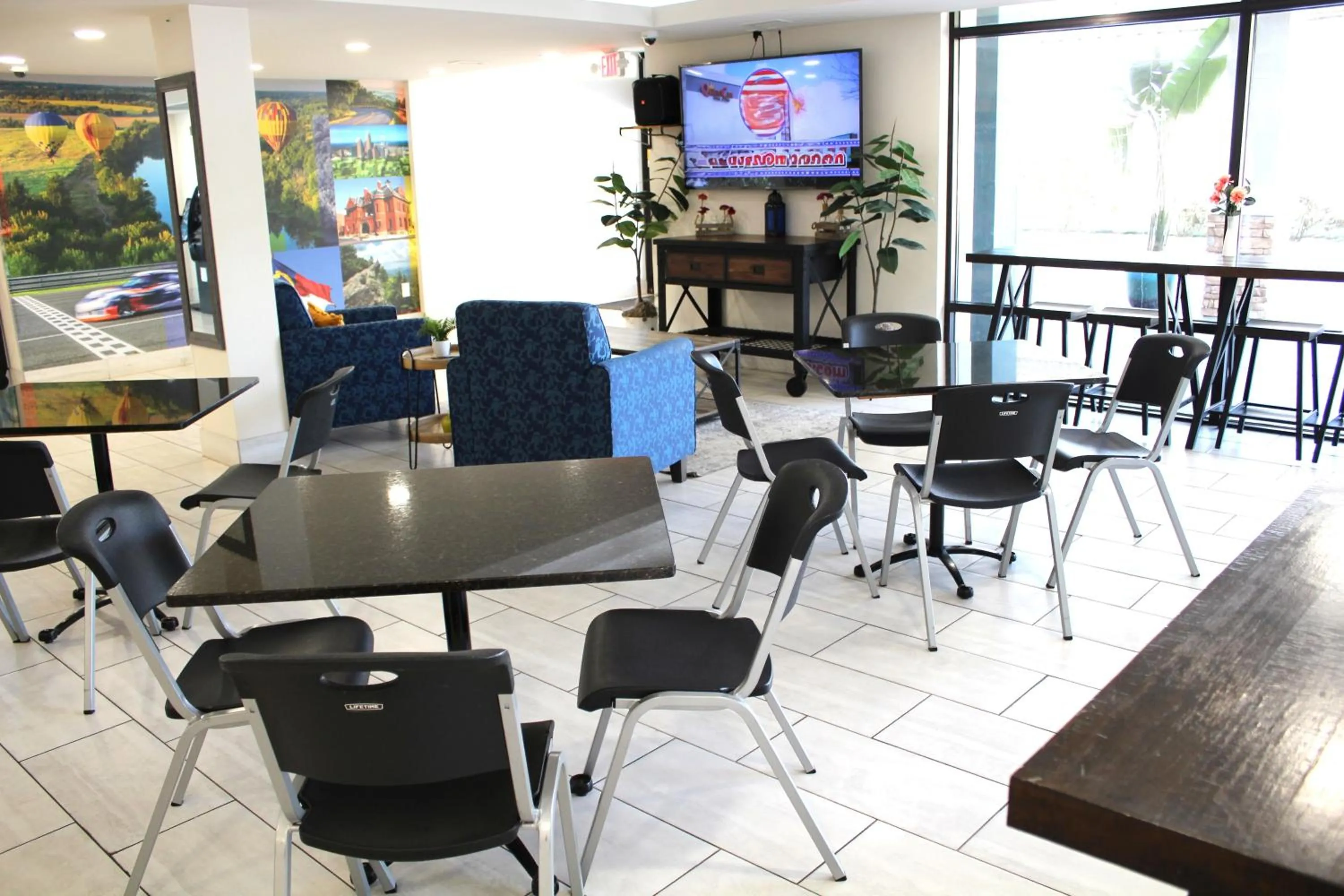 Lobby or reception in Clarion Pointe Statesville