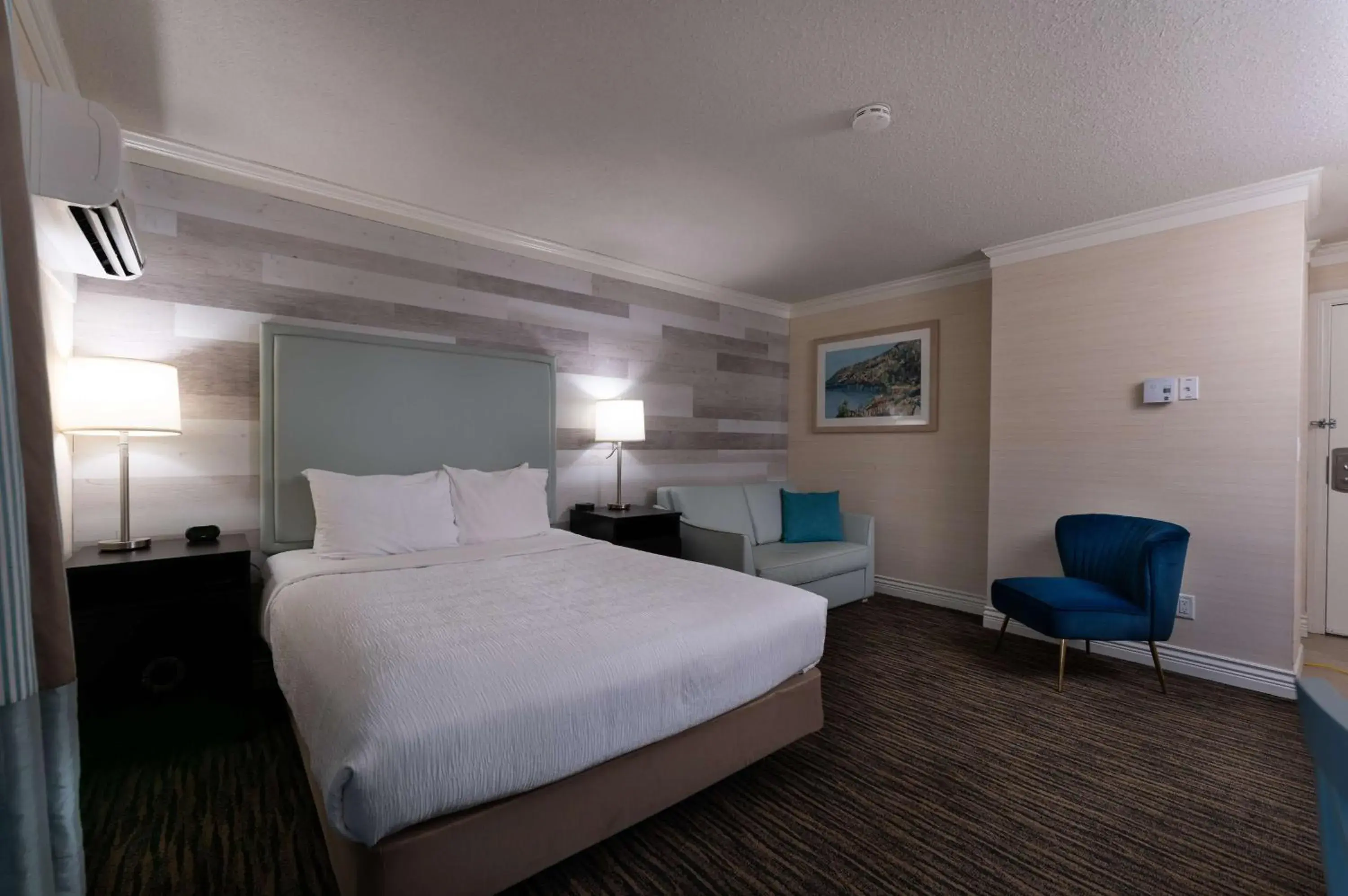 Queen Room with Balcony - Pet Friendly in Prestige Beach House, WorldHotels Crafted Queen Room with Balcony - Pet Friendly in Prestige Beach House, WorldHotels Crafted