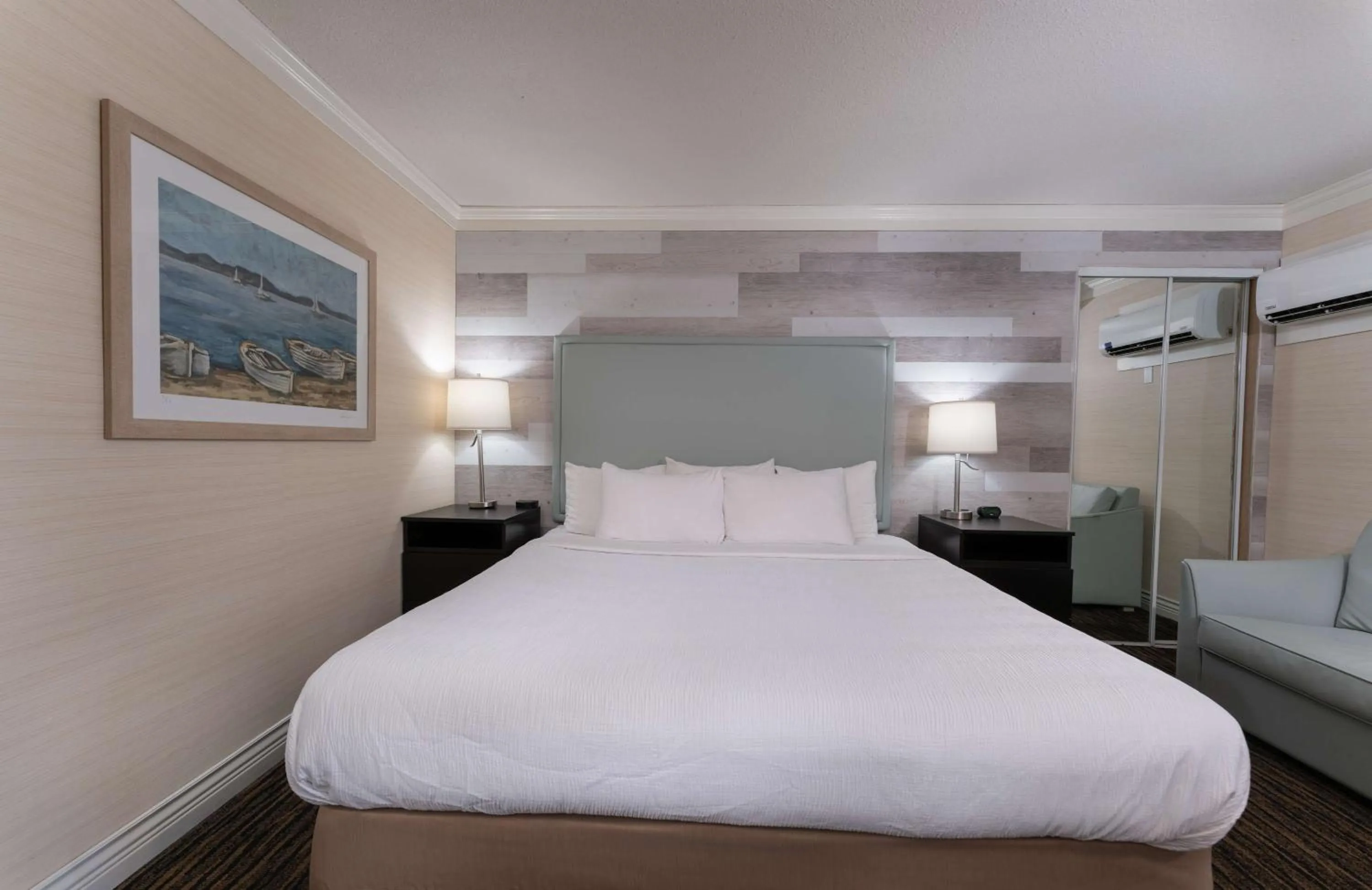 Bedroom, Bed in Prestige Beach House, WorldHotels Crafted