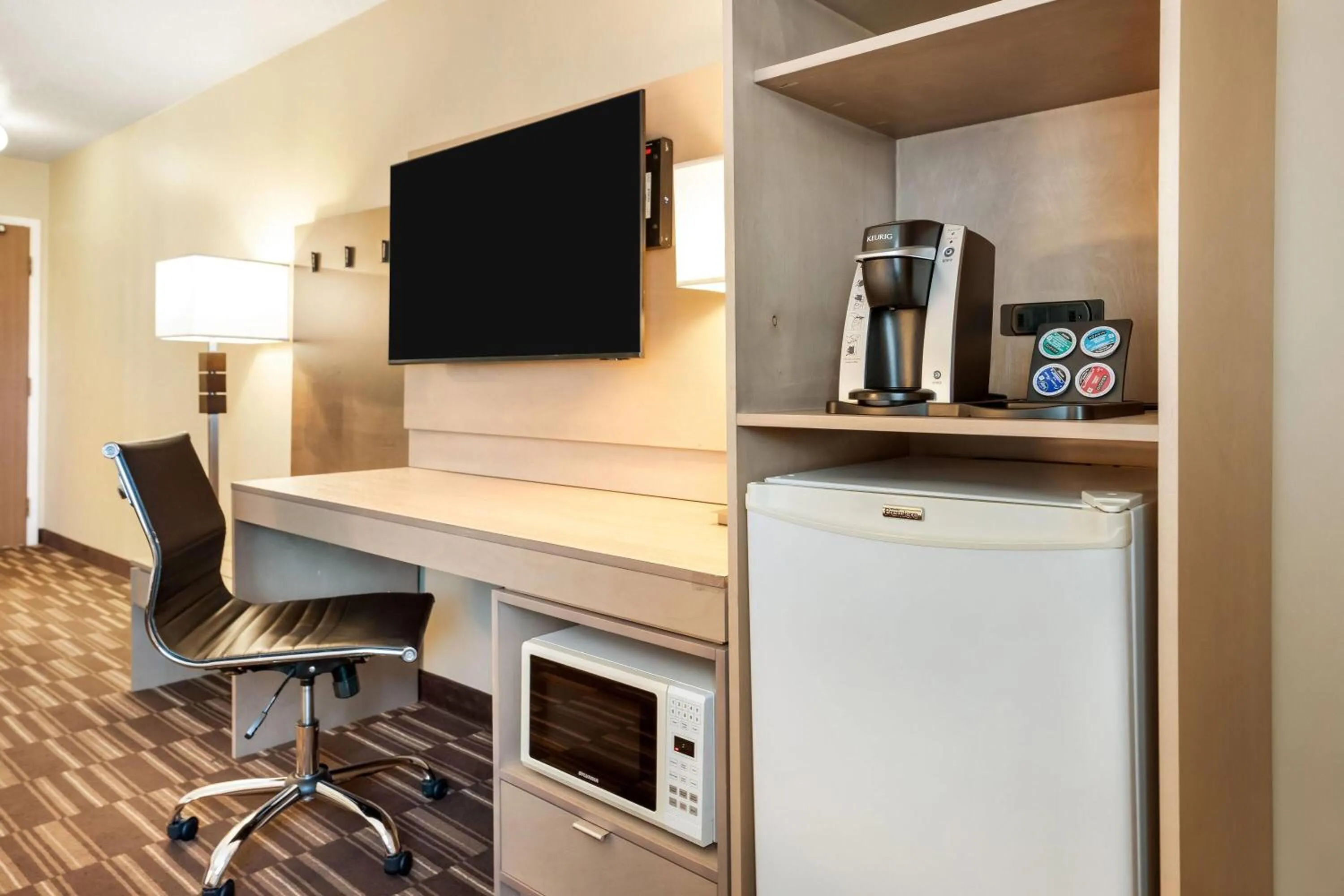 Bed in Days Inn by Wyndham Nanaimo