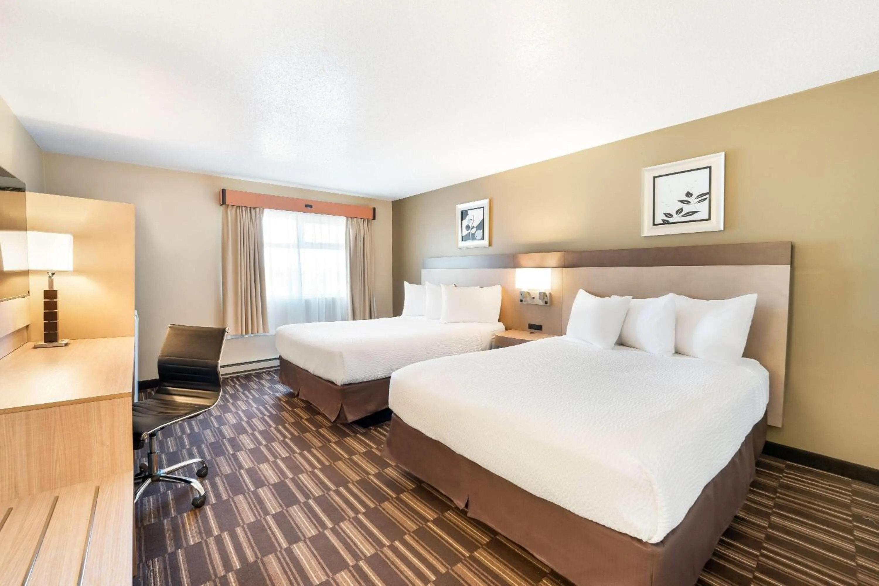 Bed in Days Inn by Wyndham Nanaimo