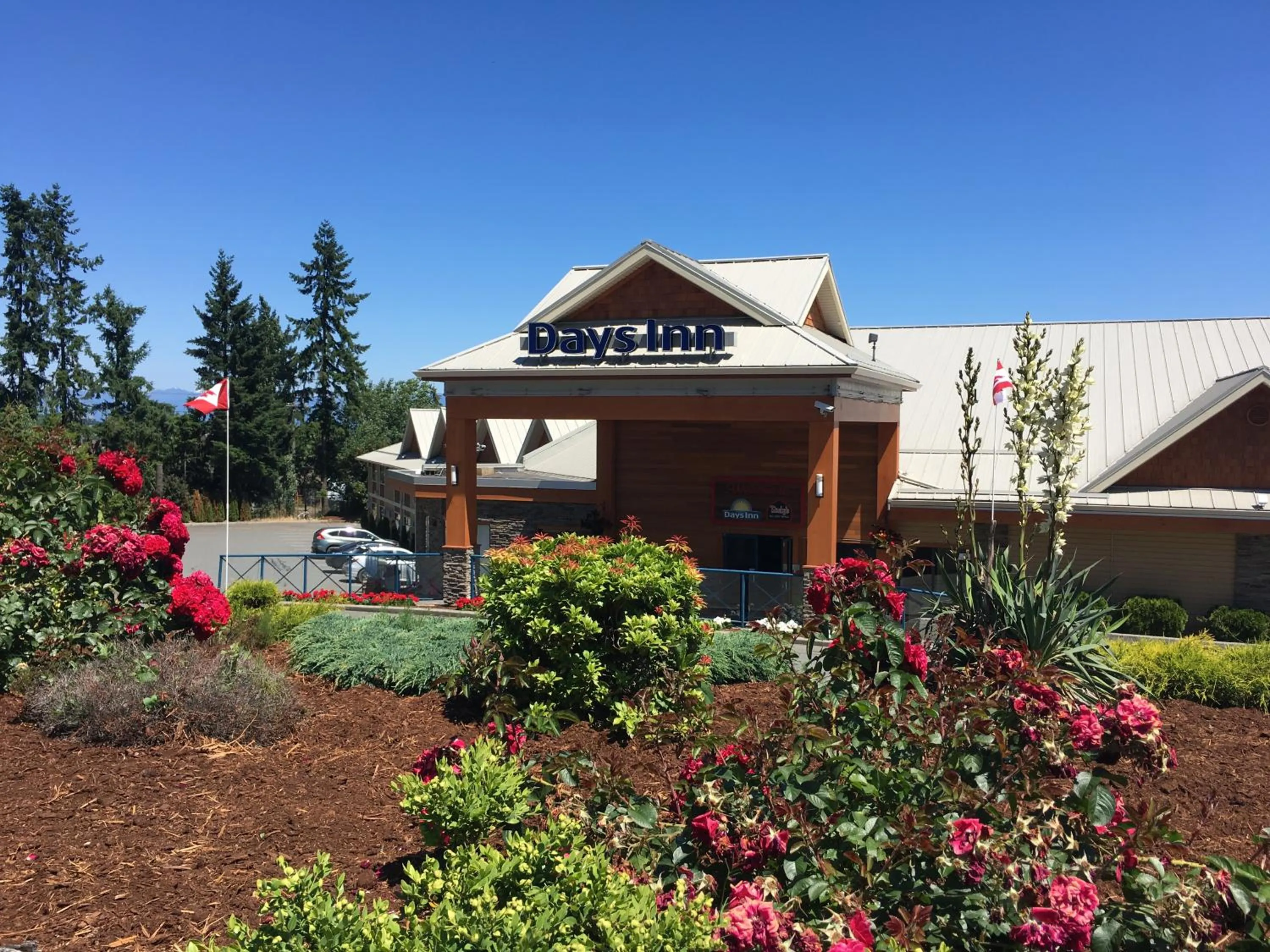 Facade/entrance in Days Inn by Wyndham Nanaimo