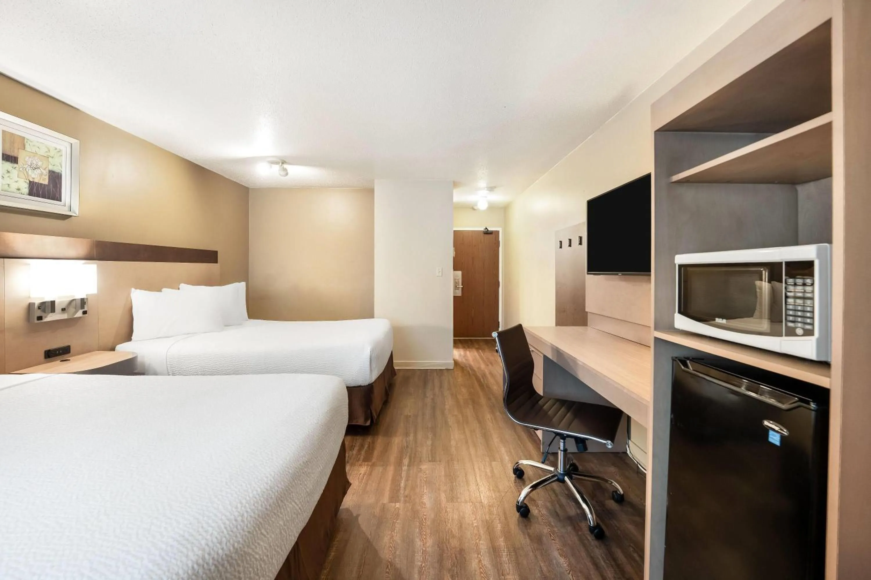 Bed in Days Inn by Wyndham Nanaimo