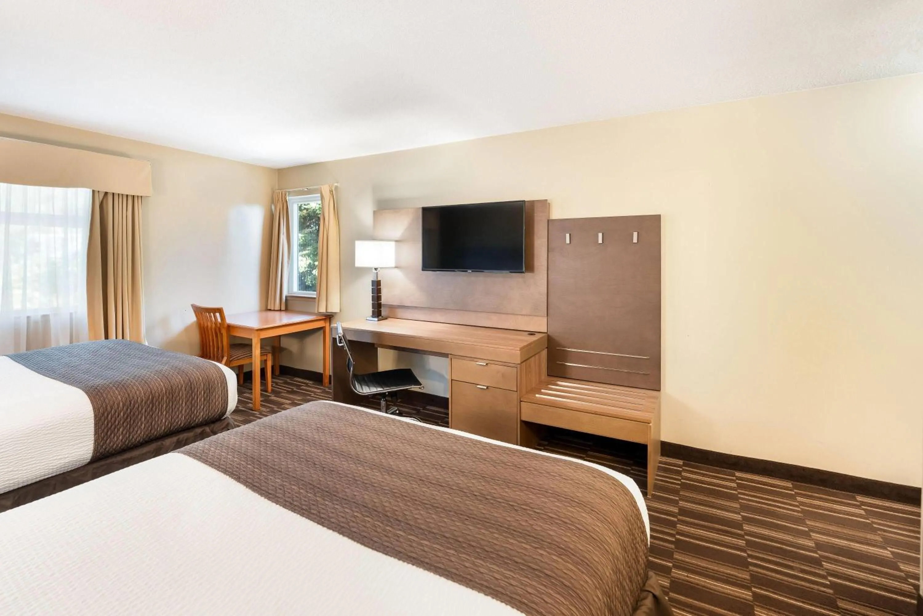 Bed in Days Inn by Wyndham Nanaimo