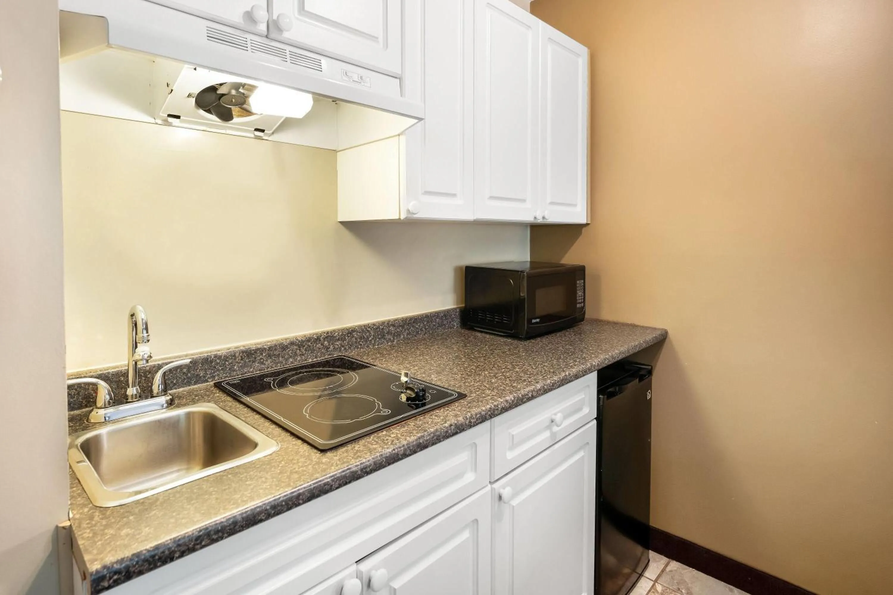 Bed in Days Inn by Wyndham Nanaimo