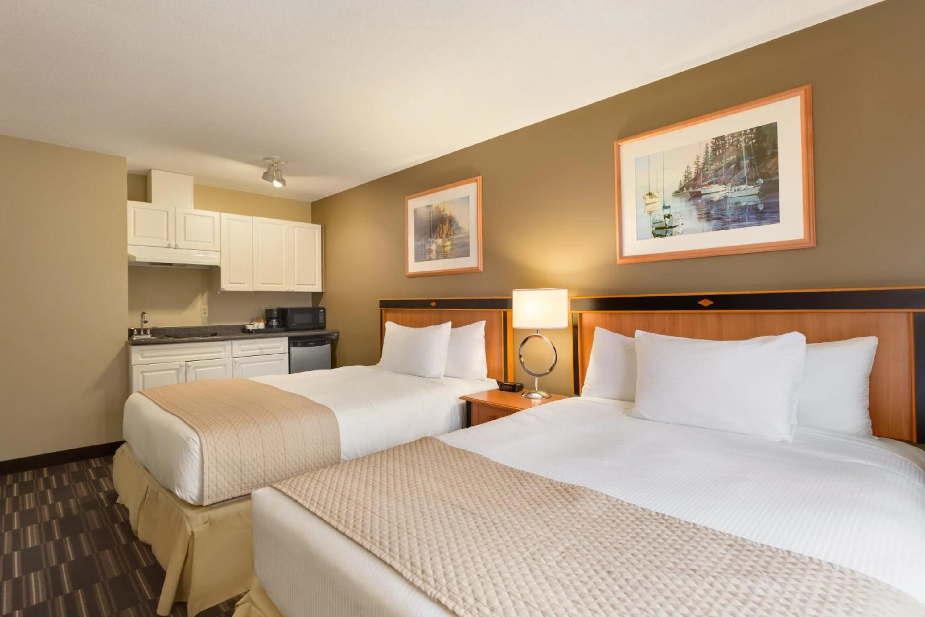 Bed in Days Inn by Wyndham Nanaimo