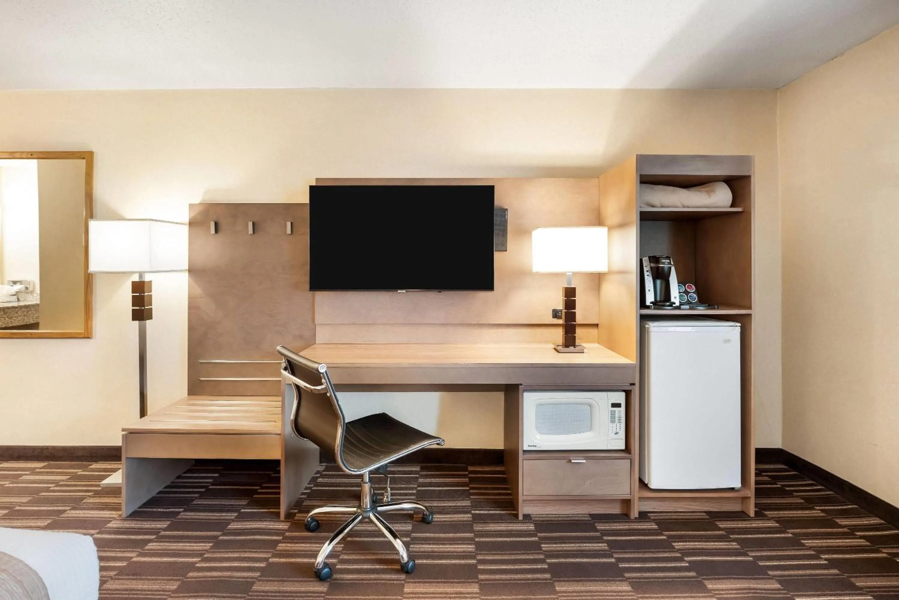 Bed in Days Inn by Wyndham Nanaimo