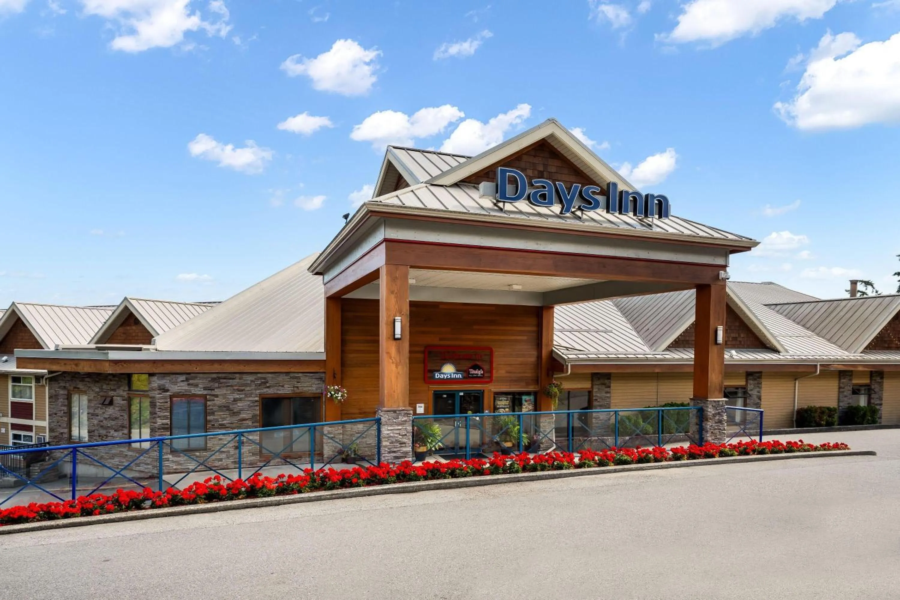 Property building in Days Inn by Wyndham Nanaimo