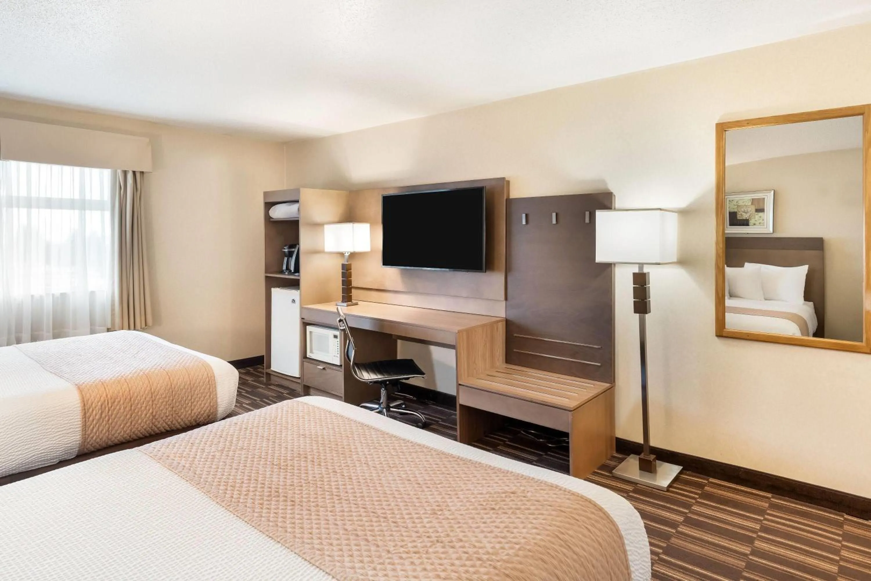 Bed in Days Inn by Wyndham Nanaimo