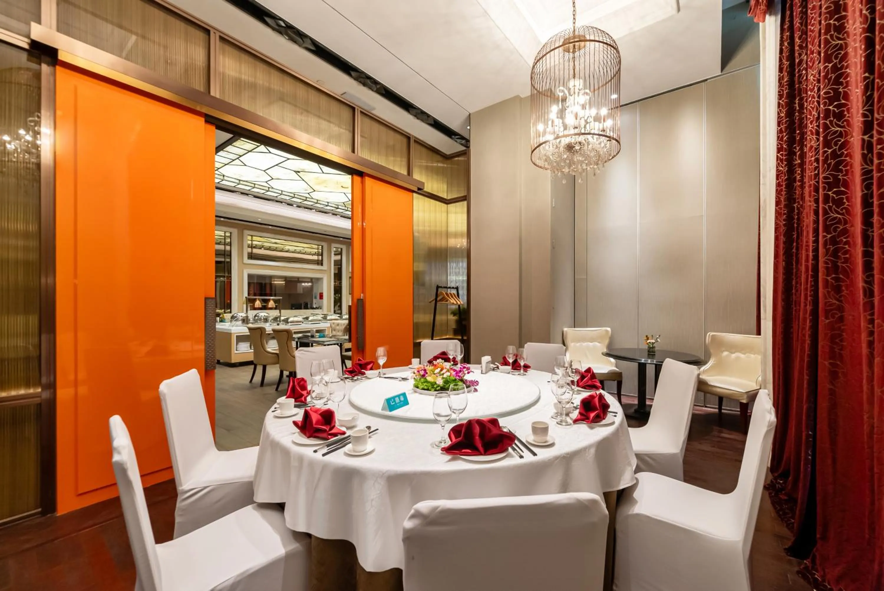 Restaurant/places to eat in GuangDong Hotel Shanghai - Free Self-service Laundry