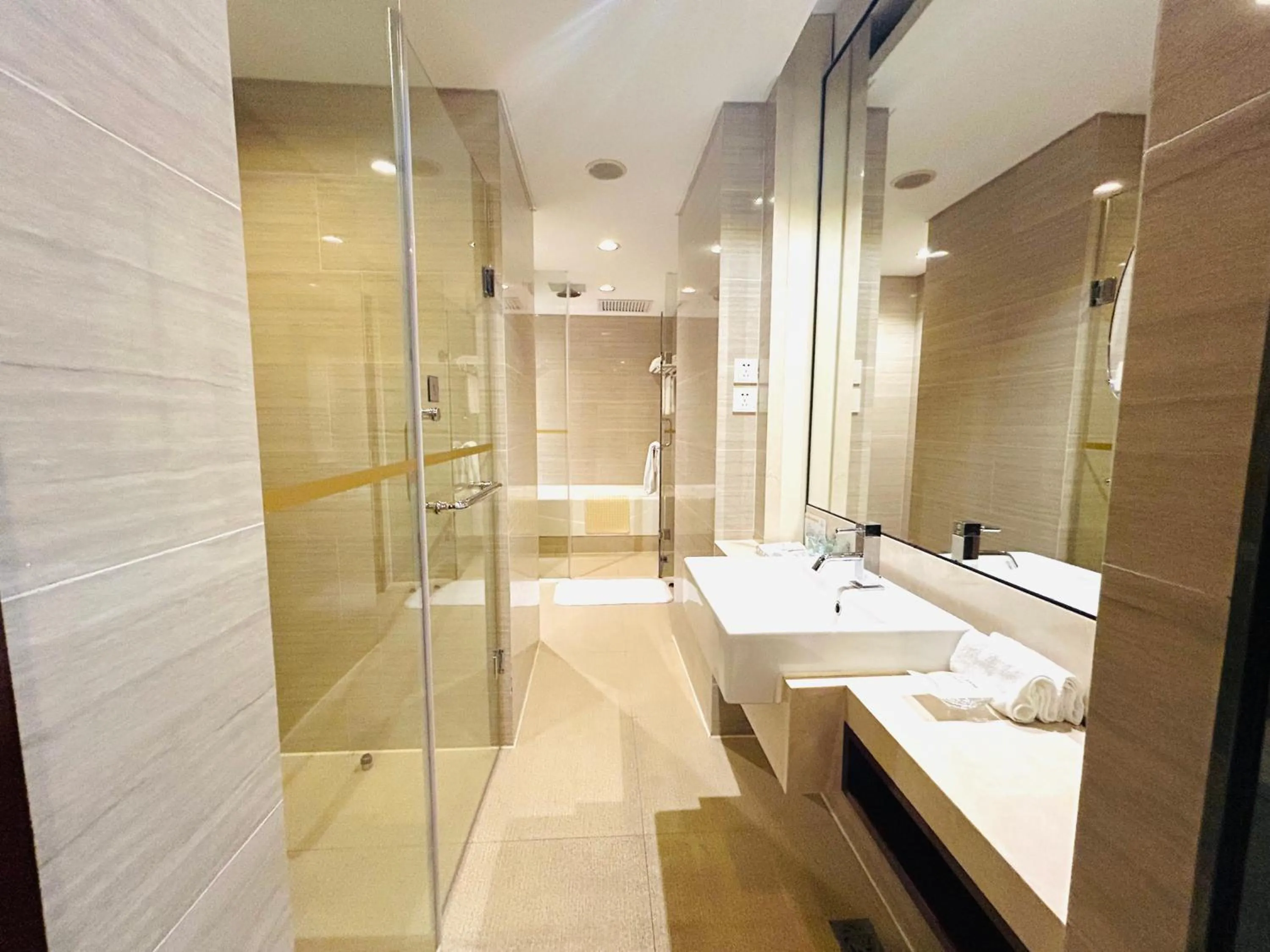 Toilet in GuangDong Hotel Shanghai - Free Self-service Laundry