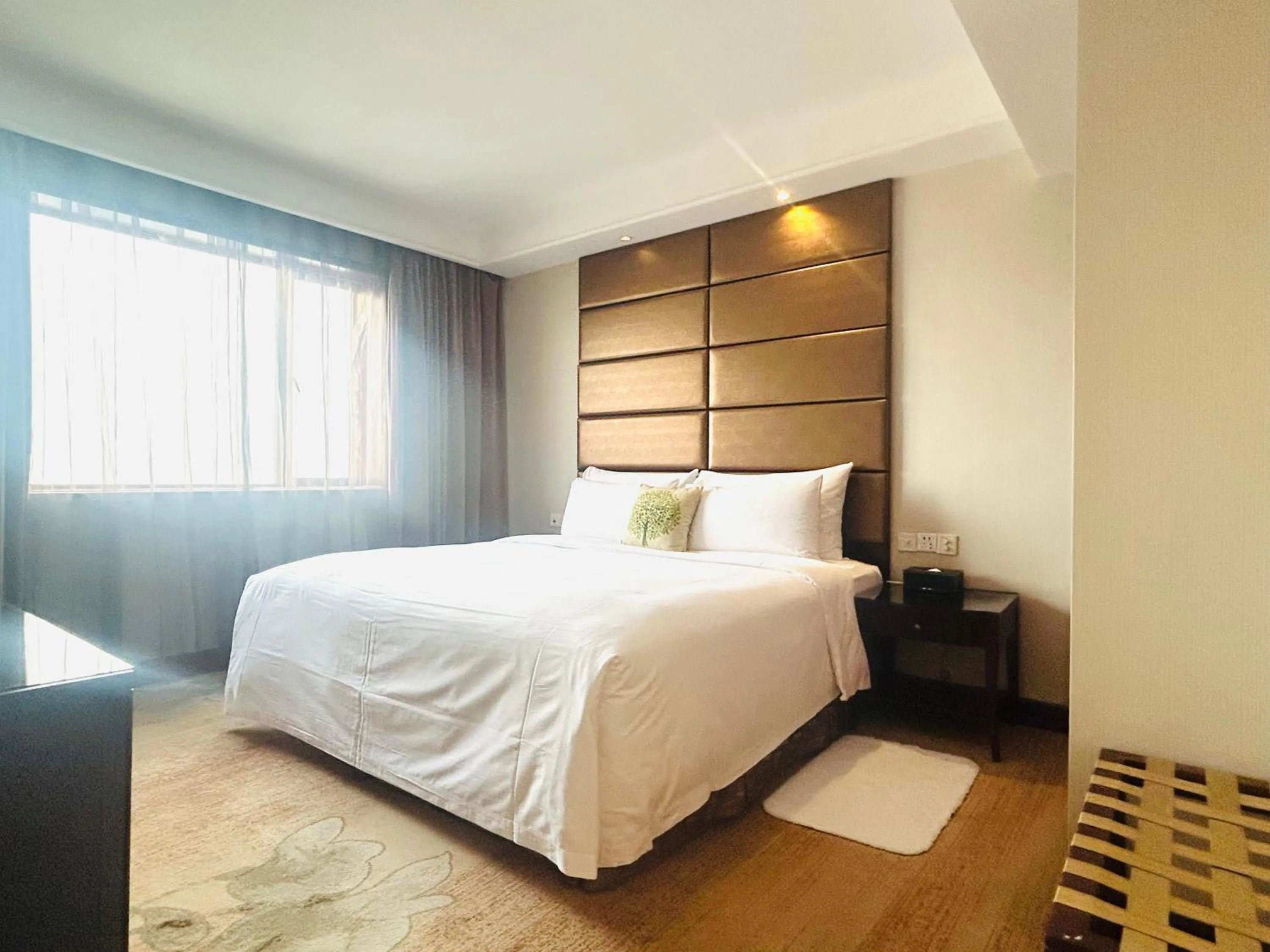 Bedroom, Bed in GuangDong Hotel Shanghai - Free Self-service Laundry