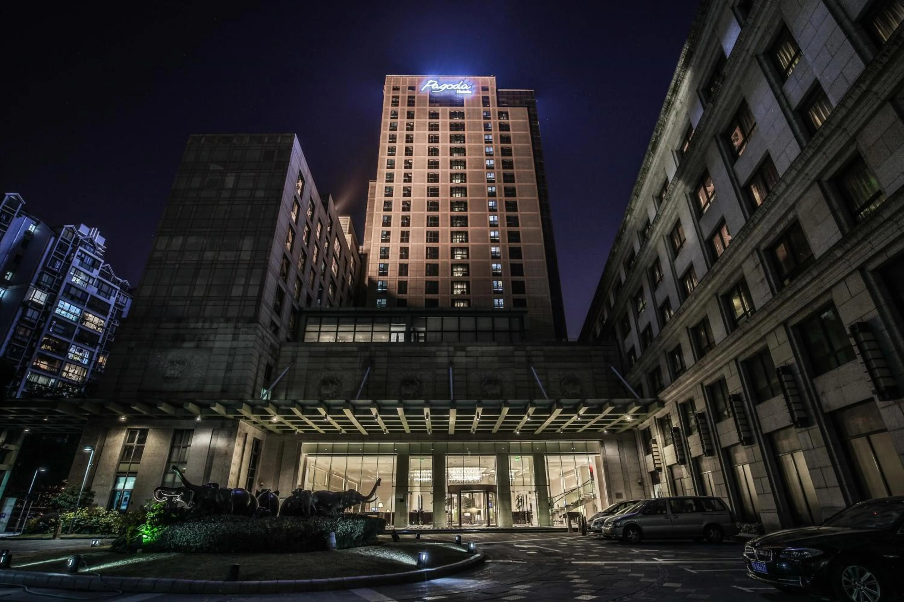 Property building in Shanghai Baixia Pagoda Hotel