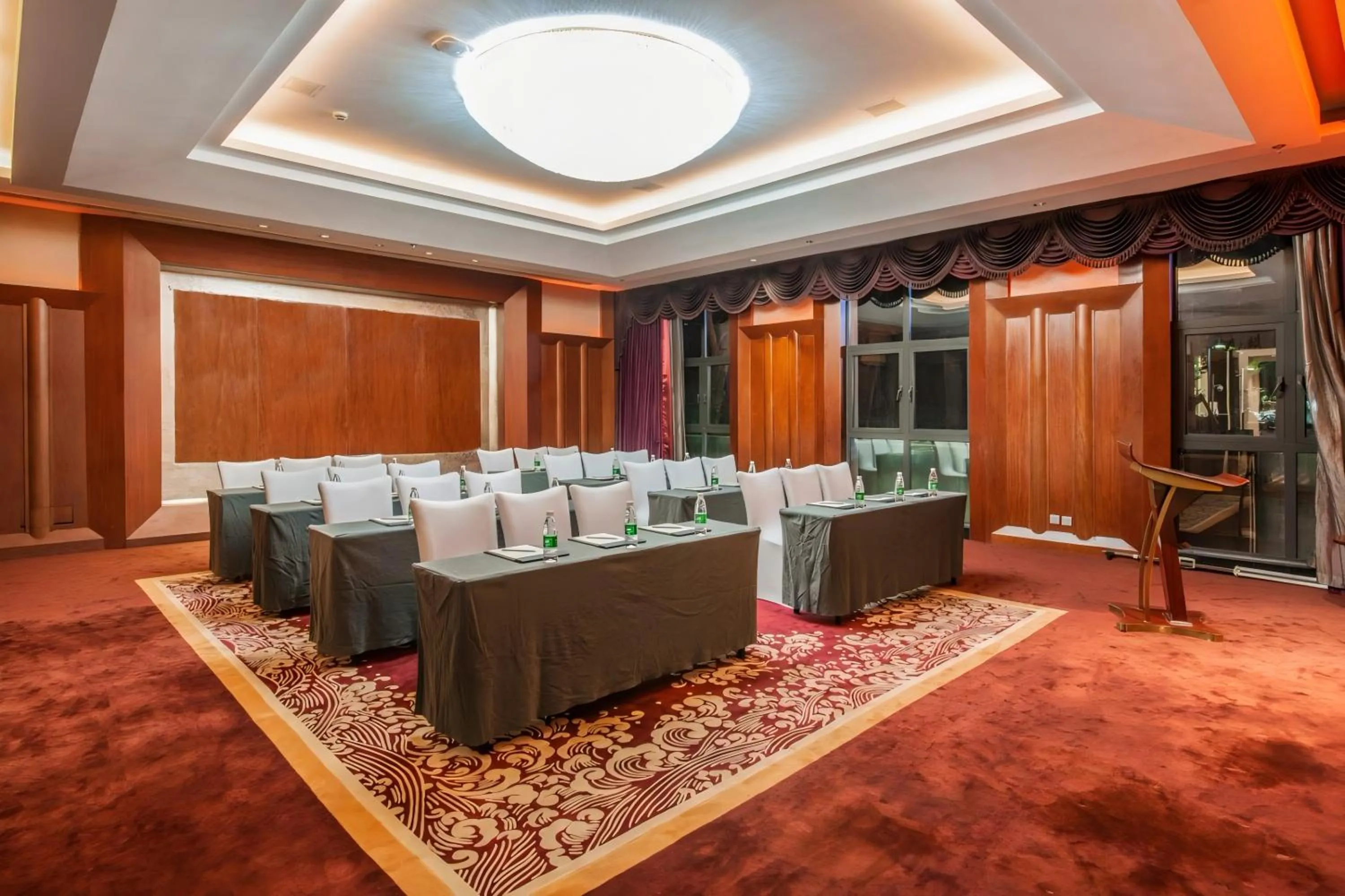 Banquet/Function facilities in Shanghai Baixia Pagoda Hotel