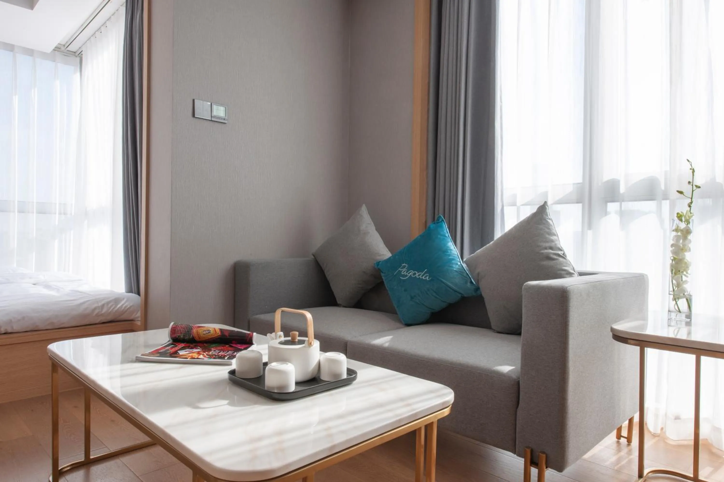 Seating area in Shanghai Baixia Pagoda Hotel