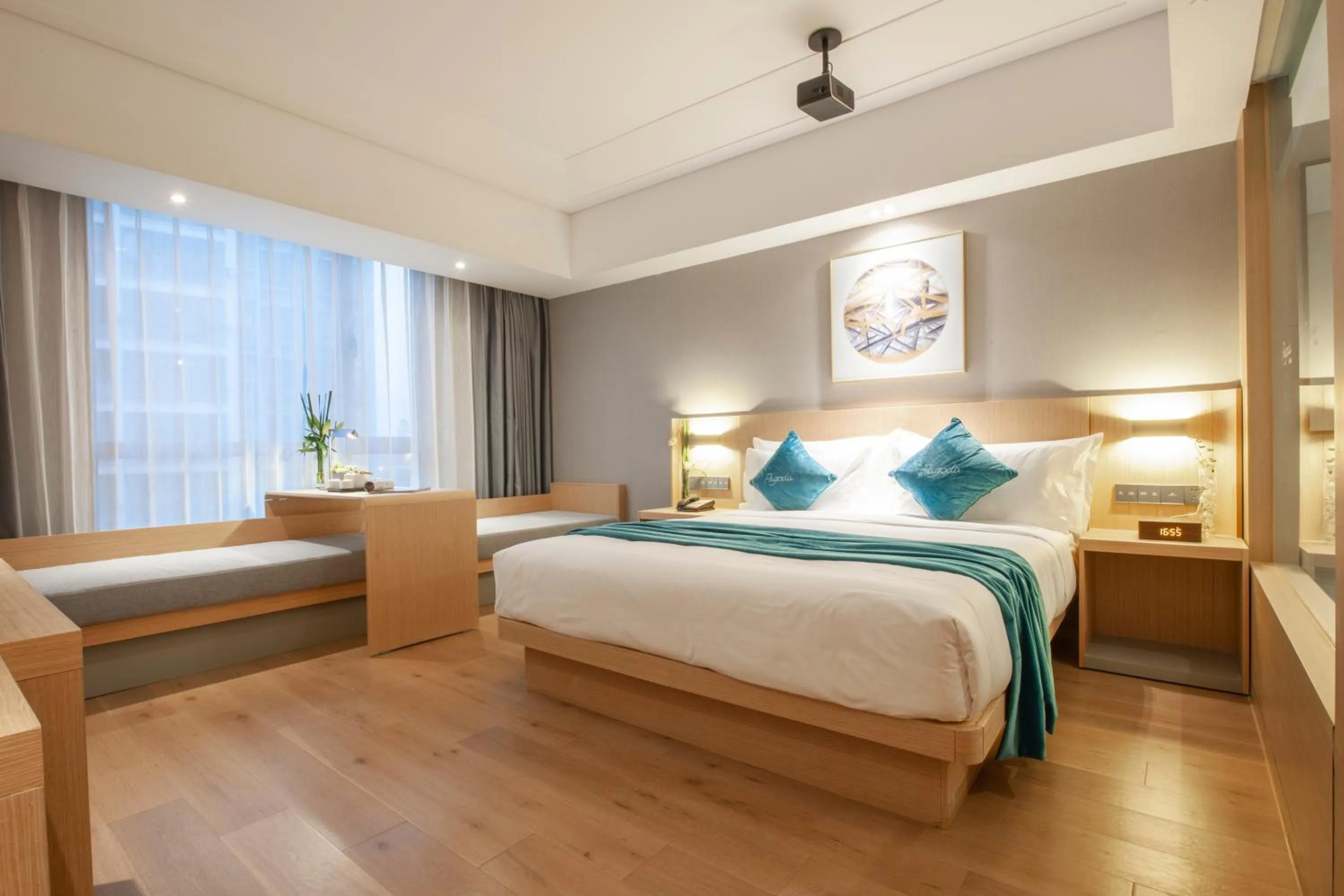 Photo of the whole room, Bed in Shanghai Baixia Pagoda Hotel