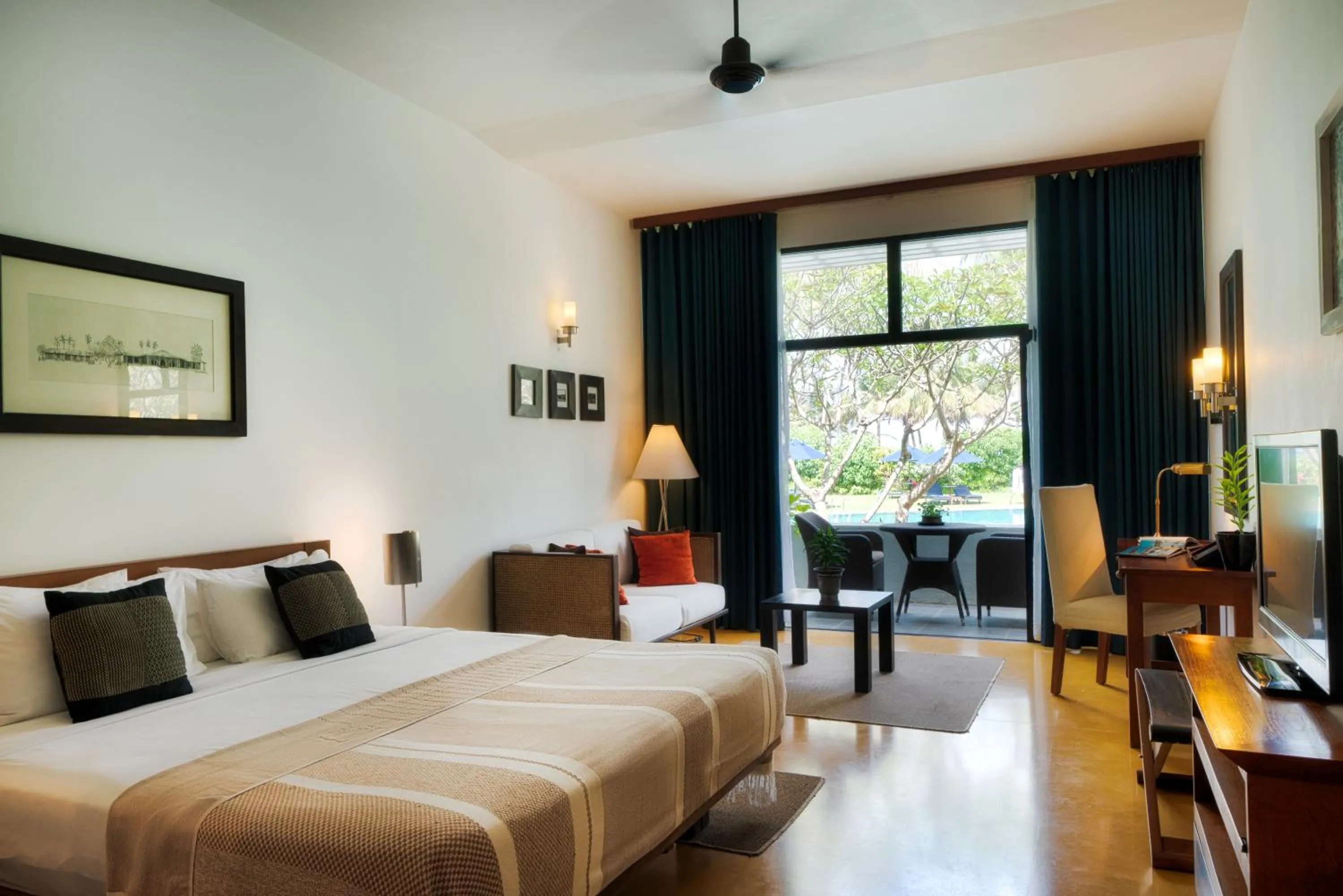 Bed in The Blue Water - Geoffrey Bawa Heritage Resort Hotel