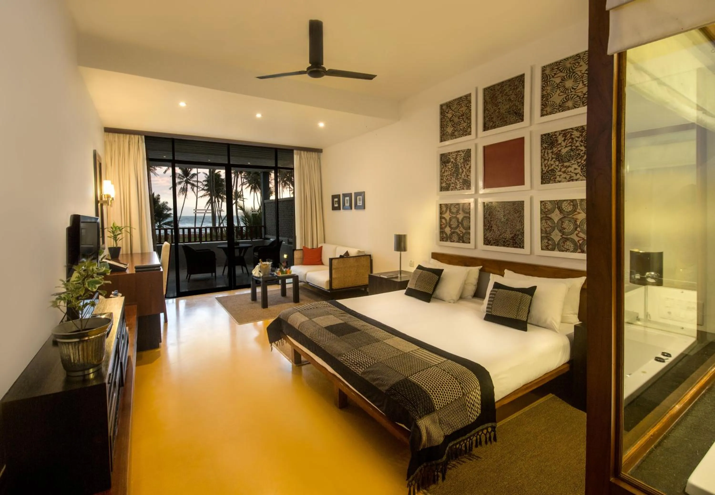 Bed in The Blue Water - Geoffrey Bawa Heritage Resort Hotel