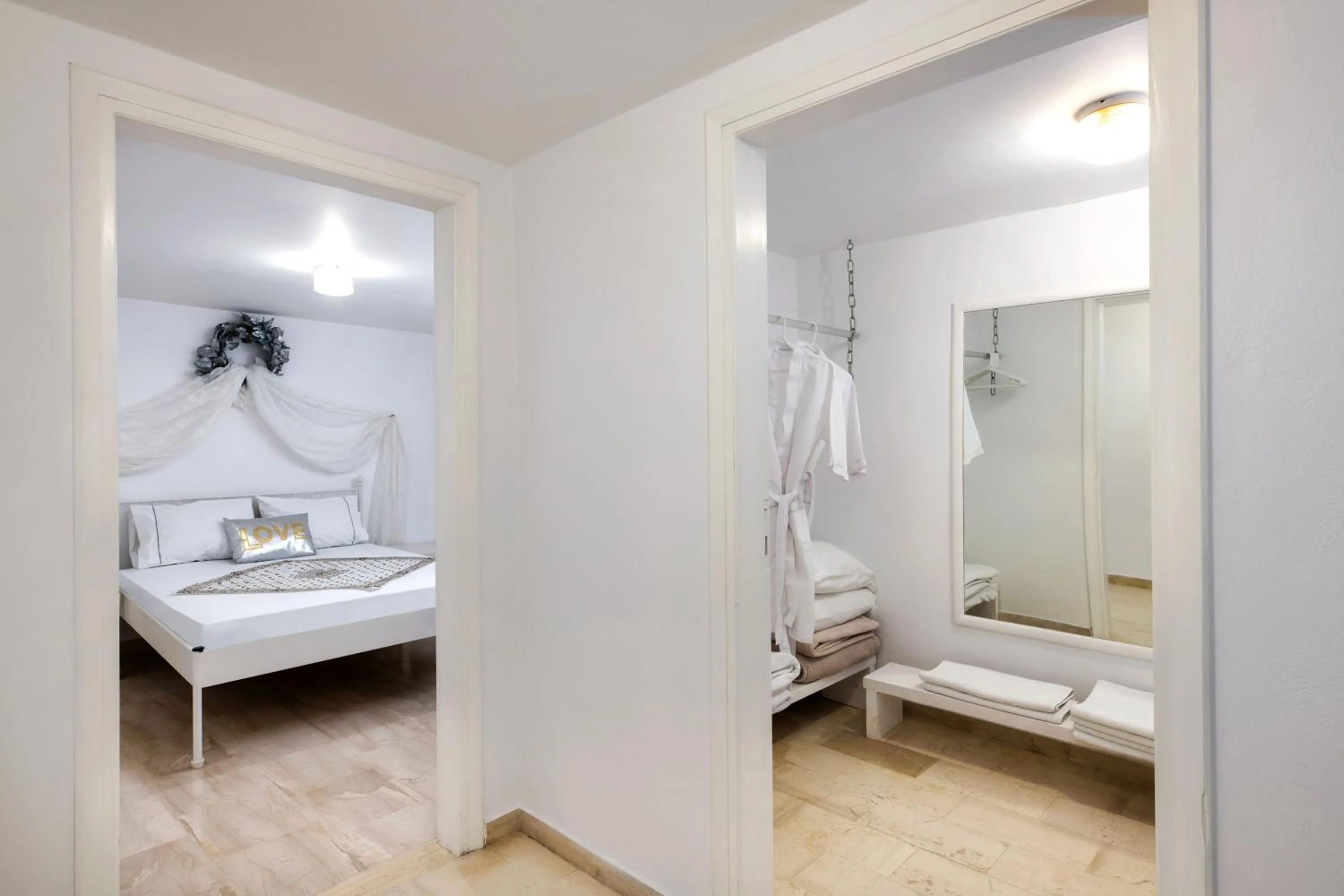Bedroom, Bed in Sol Mare Salis