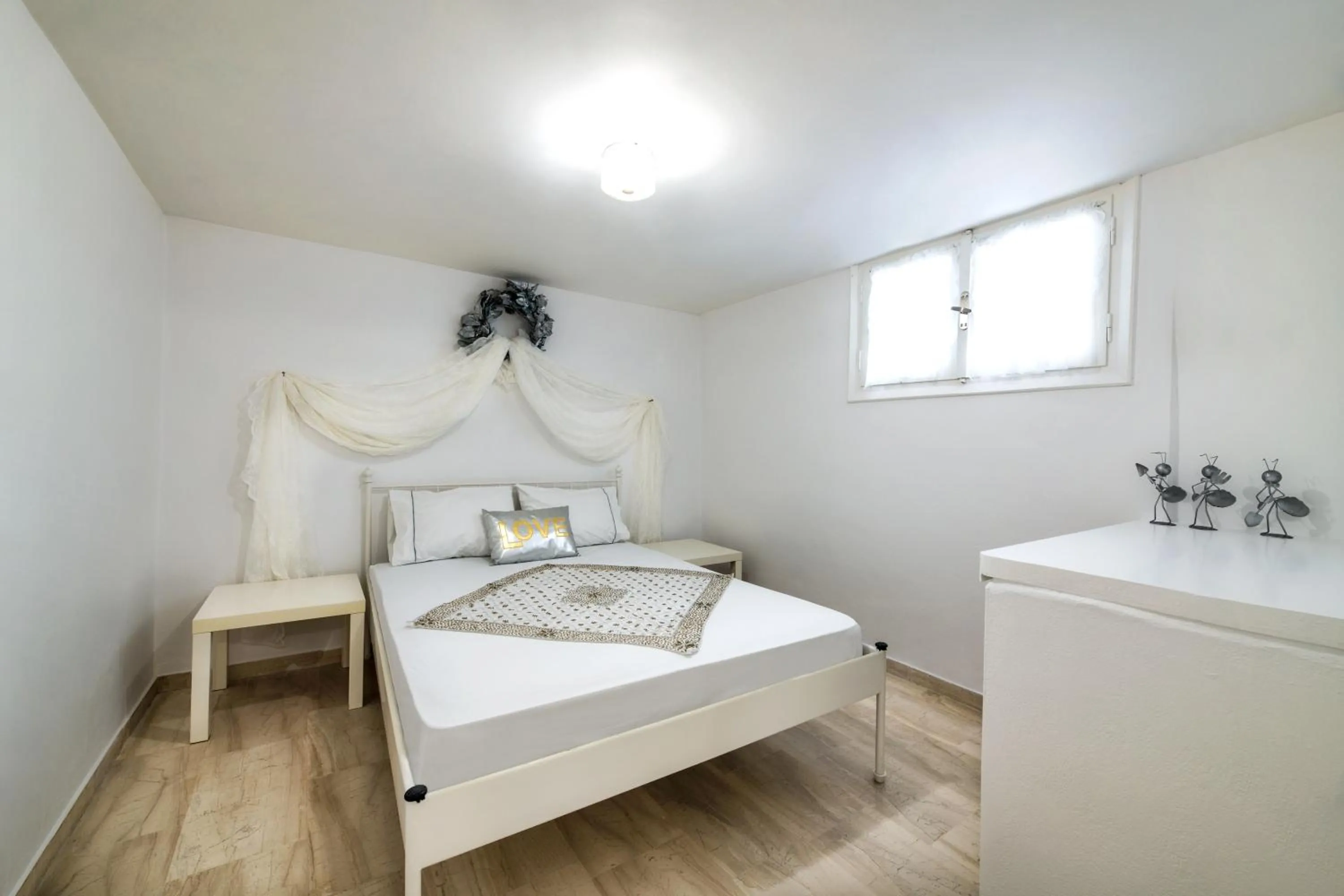 Bedroom, Bed in Sol Mare Salis