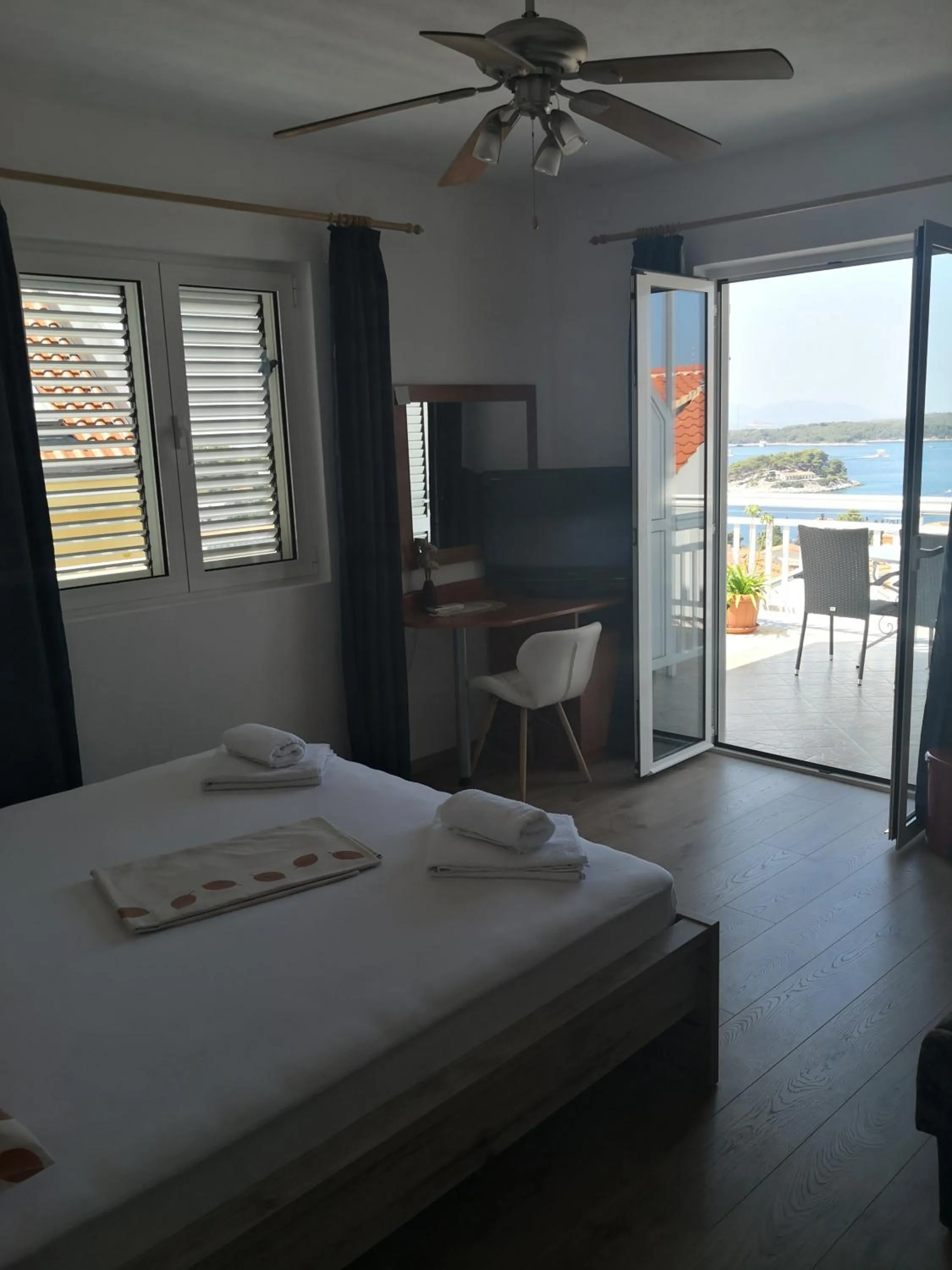 Bed in Apartments Kresic