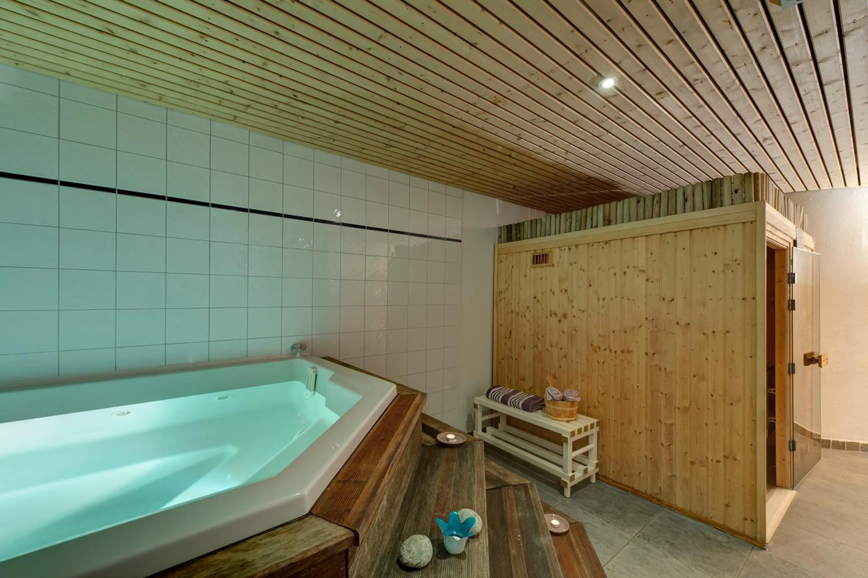 Hot Tub in Résidence Néméa Le Nevez