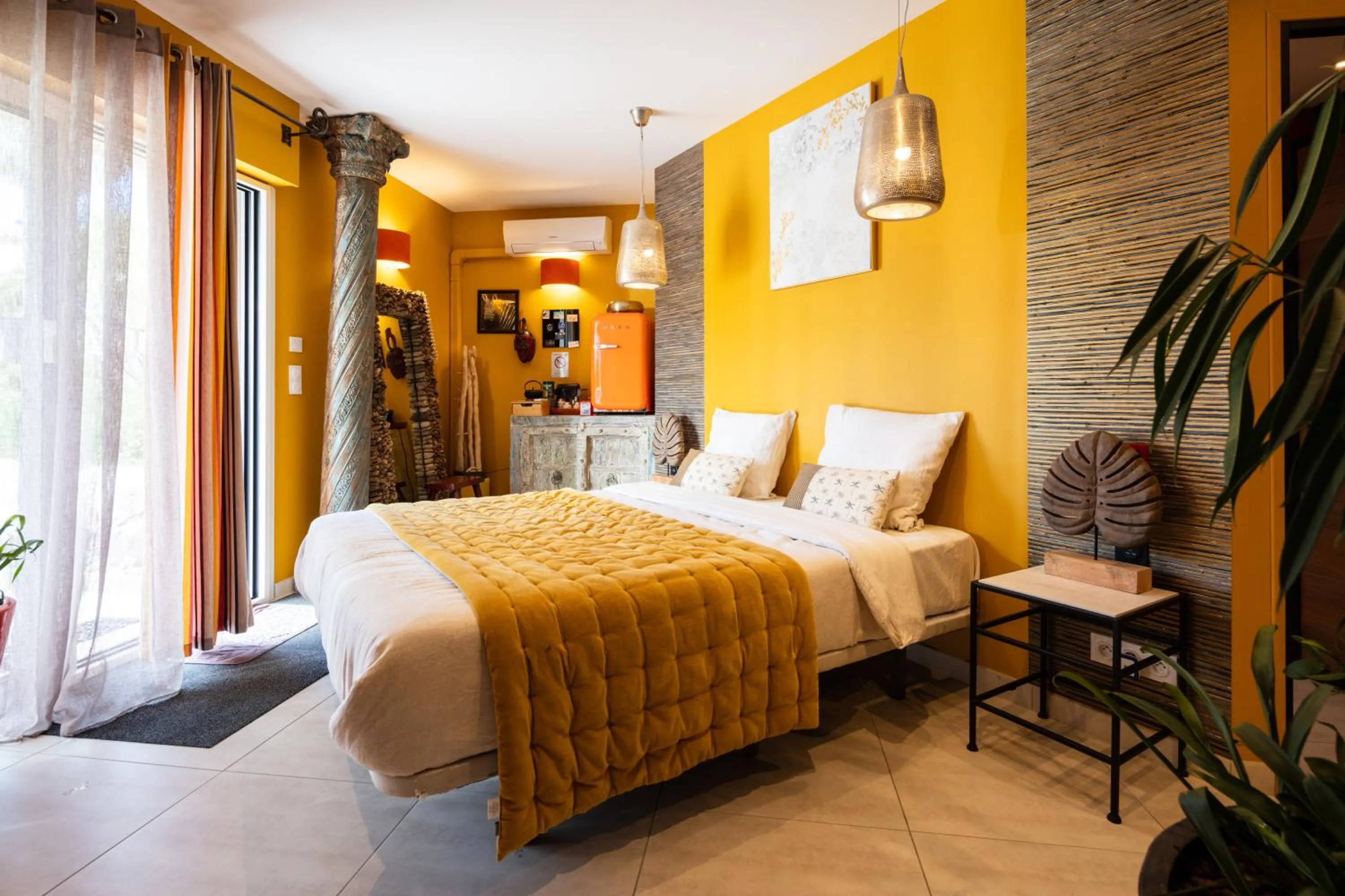 Photo of the whole room, Bed in Escapades Lointaines