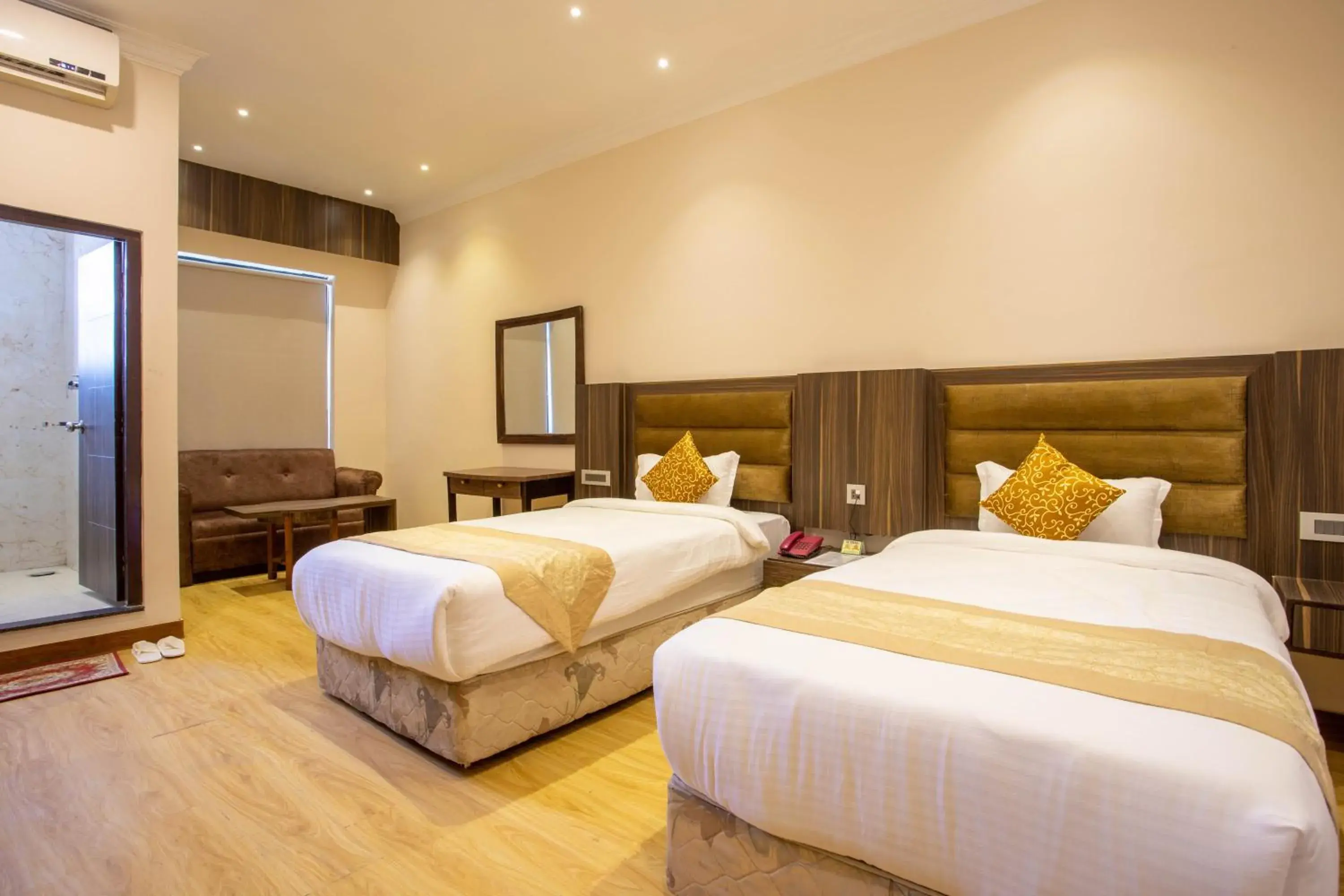 Deluxe Double or Twin Room in Nansc Hotel Deluxe Double or Twin Room in Nansc Hotel