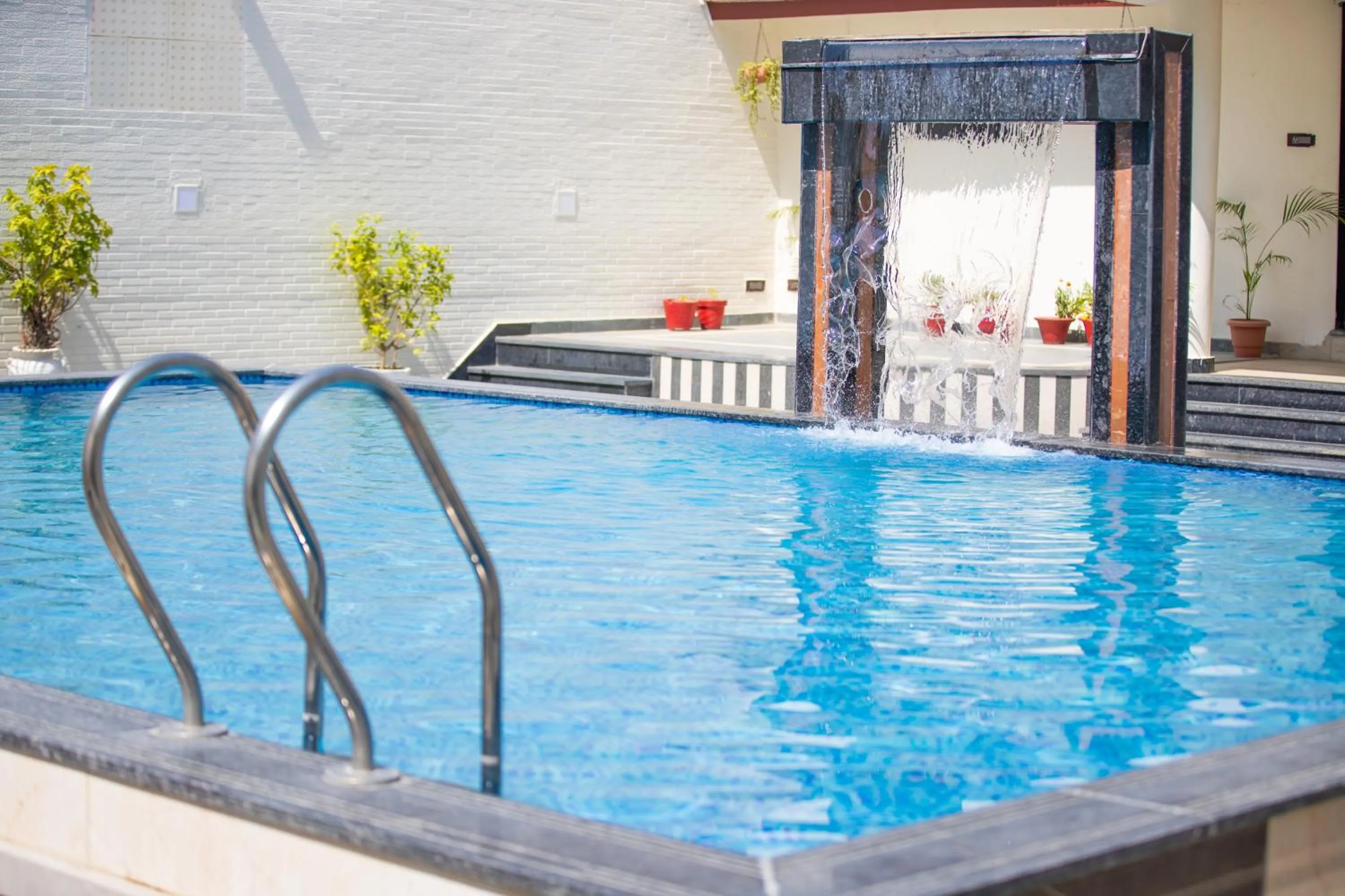 Swimming pool in Nansc Hotel