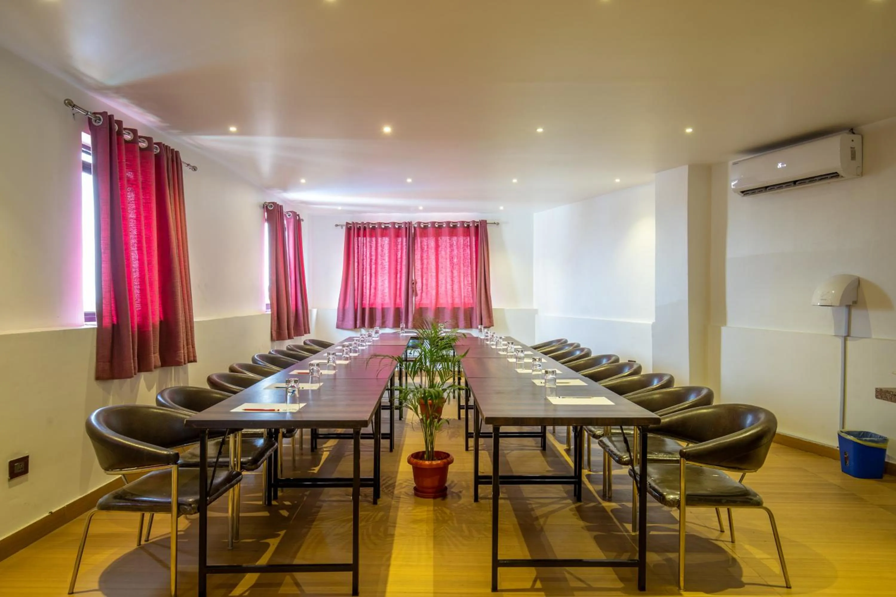 Business facilities in Nansc Hotel